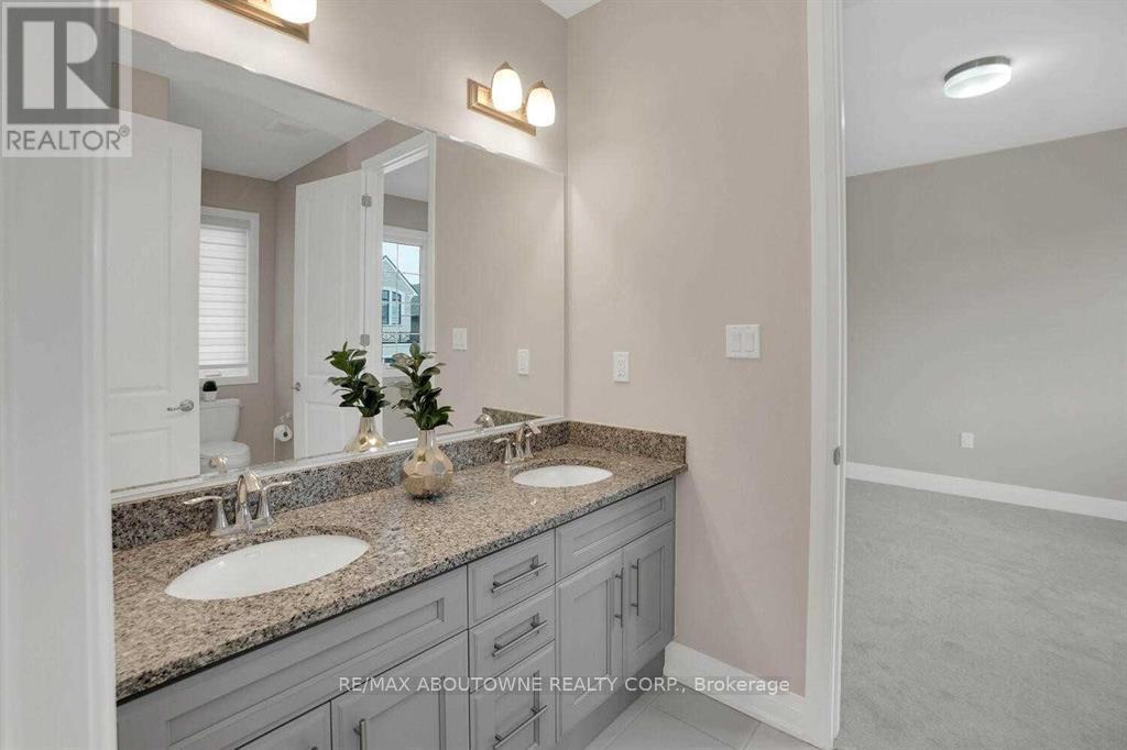 1503 Varelas Passage, Oakville, ON - Indoor Photo Showing Bathroom