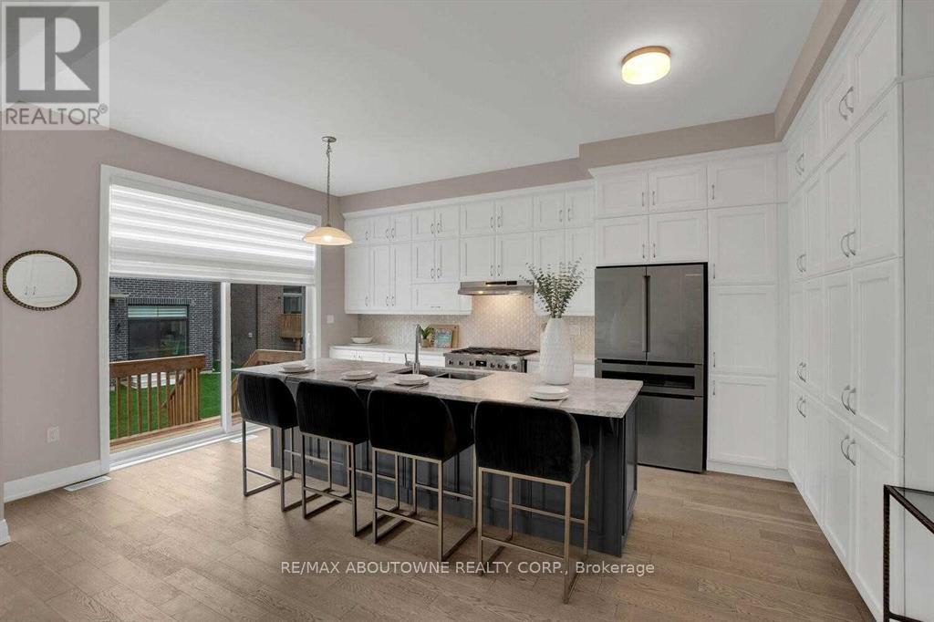 1503 Varelas Passage, Oakville, ON - Indoor Photo Showing Kitchen