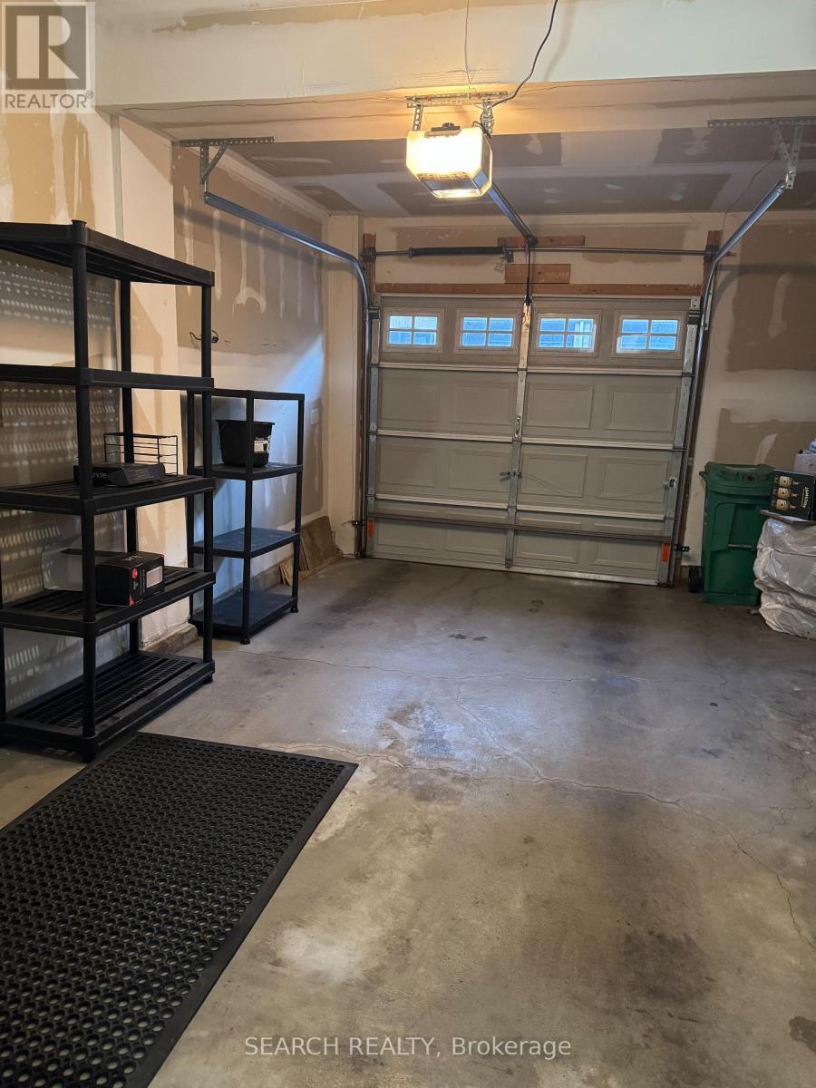 12 - 3135 Boxford Crescent, Mississauga, ON - Indoor Photo Showing Garage