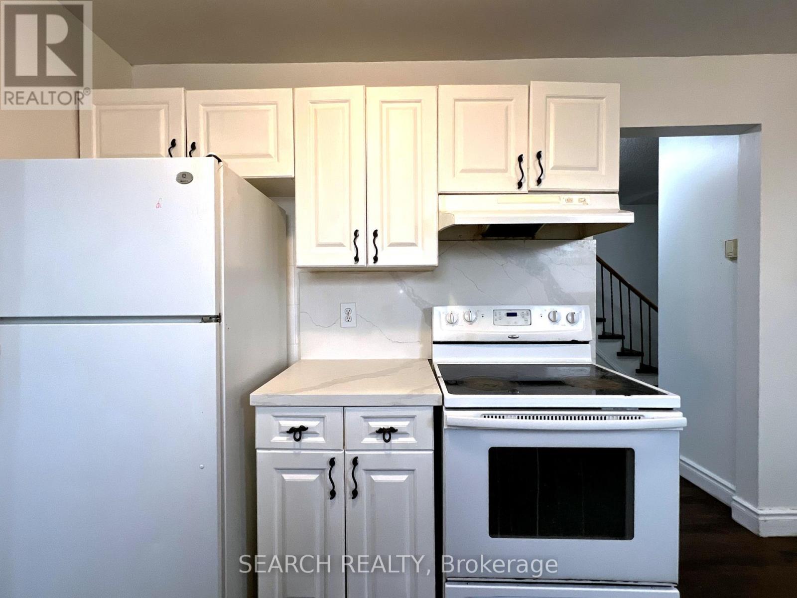 93 Martindale Crescent, Brampton, ON - Indoor Photo Showing Kitchen