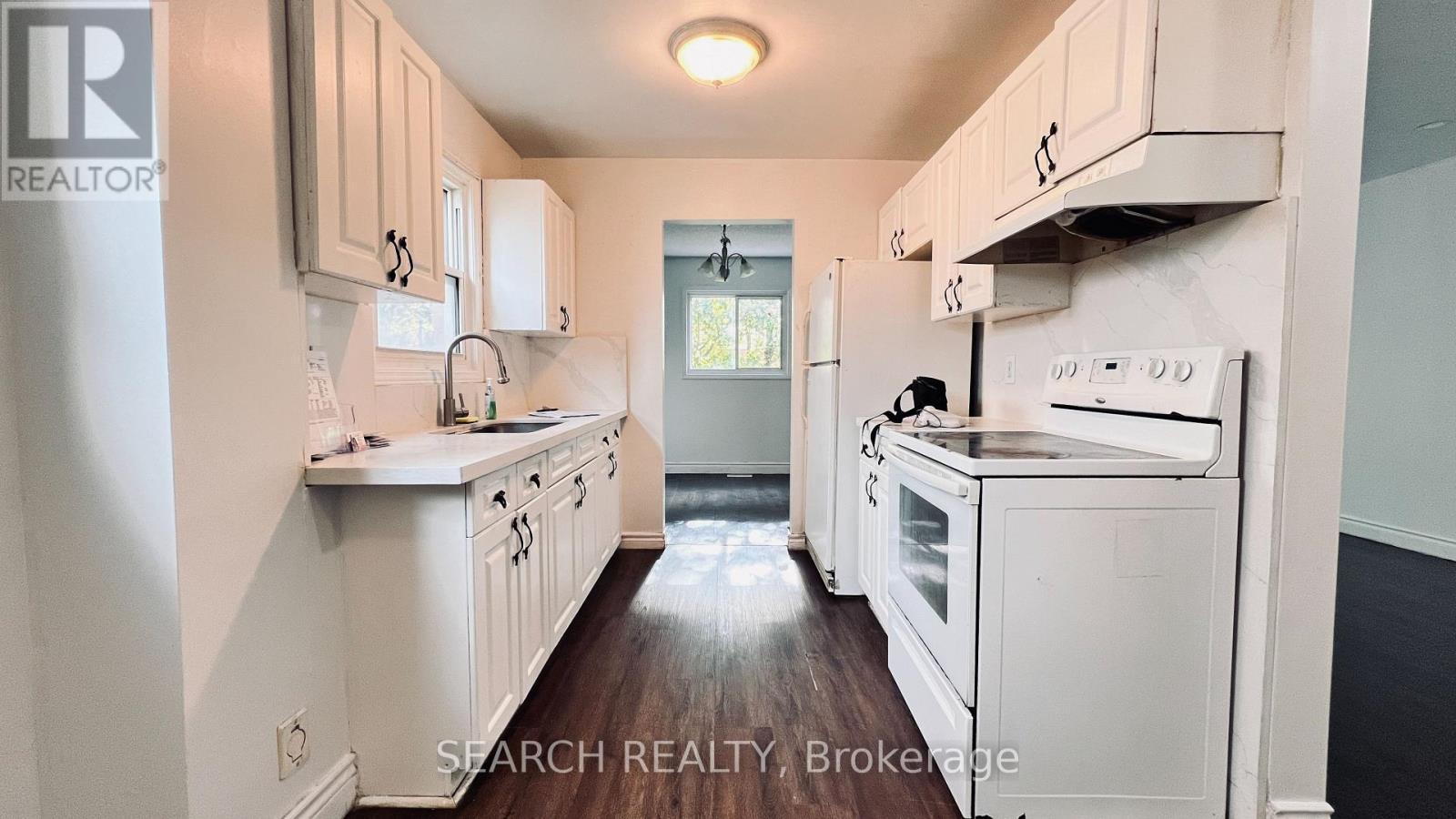 93 Martindale Crescent, Brampton, ON - Indoor Photo Showing Kitchen