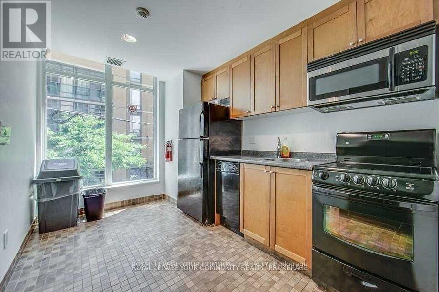 1101 - 8 Scollard Street, Toronto, ON - Indoor Photo Showing Kitchen