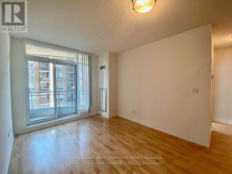 1101 - 8 Scollard Street, Toronto, ON - Indoor Photo Showing Other Room