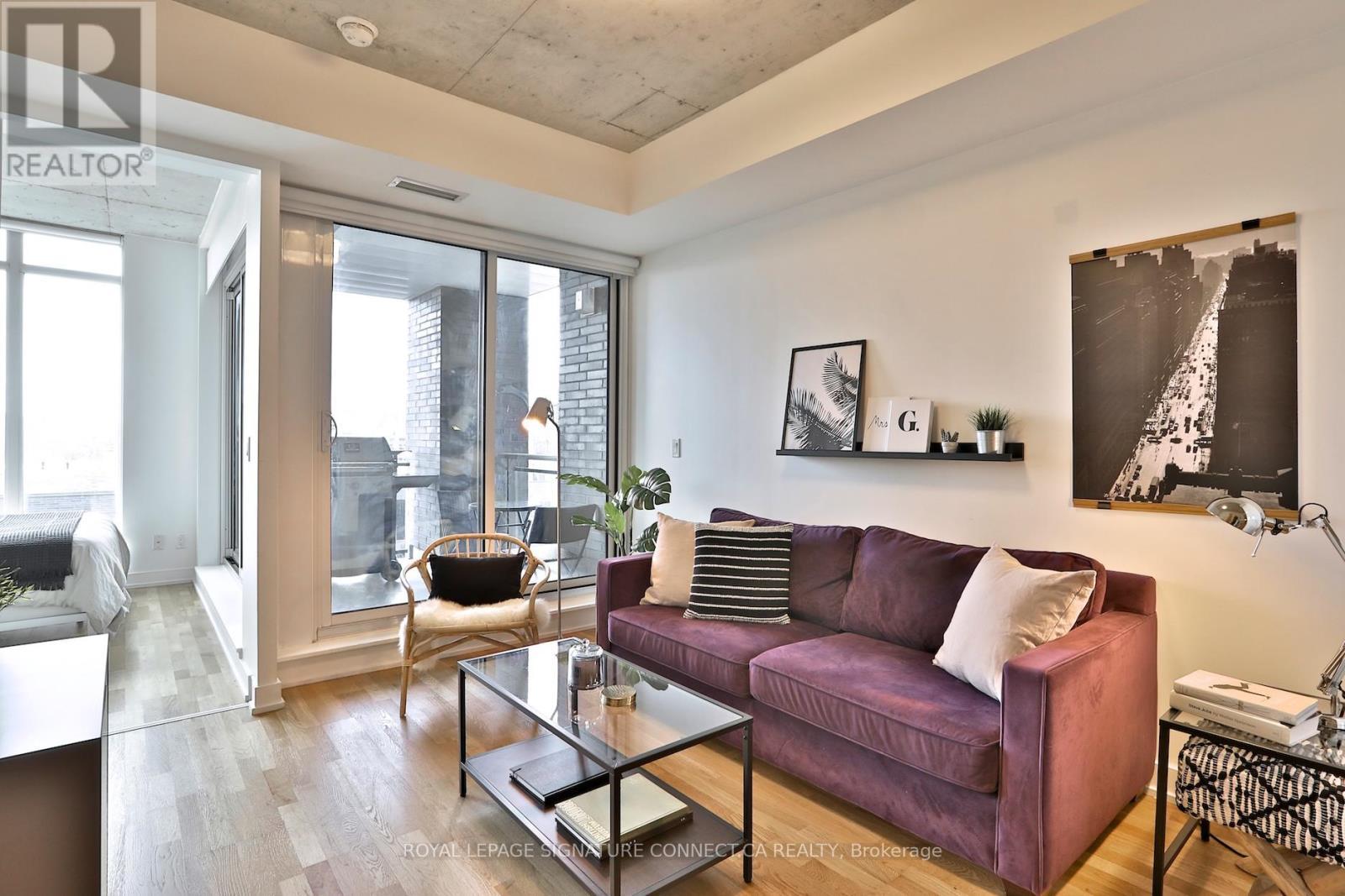 830 - 20 Minowan Miikan Lane, Toronto, ON - Indoor Photo Showing Living Room