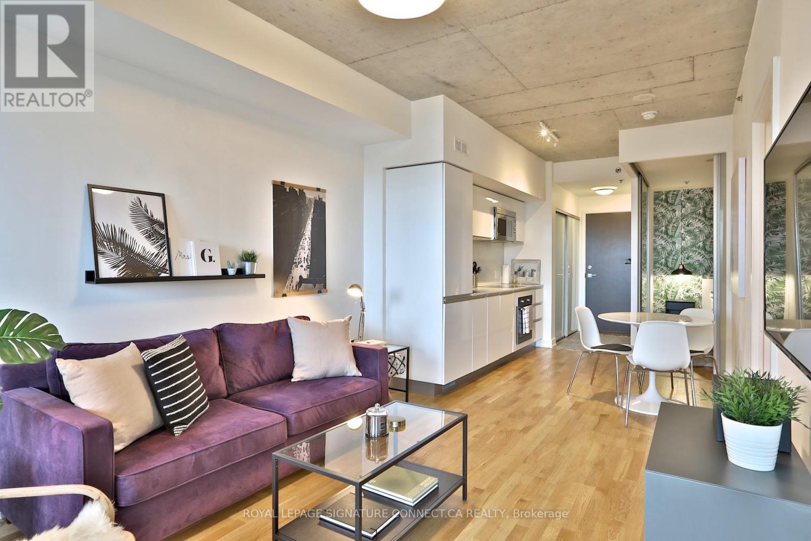 830 - 20 Minowan Miikan Lane, Toronto, ON - Indoor Photo Showing Living Room