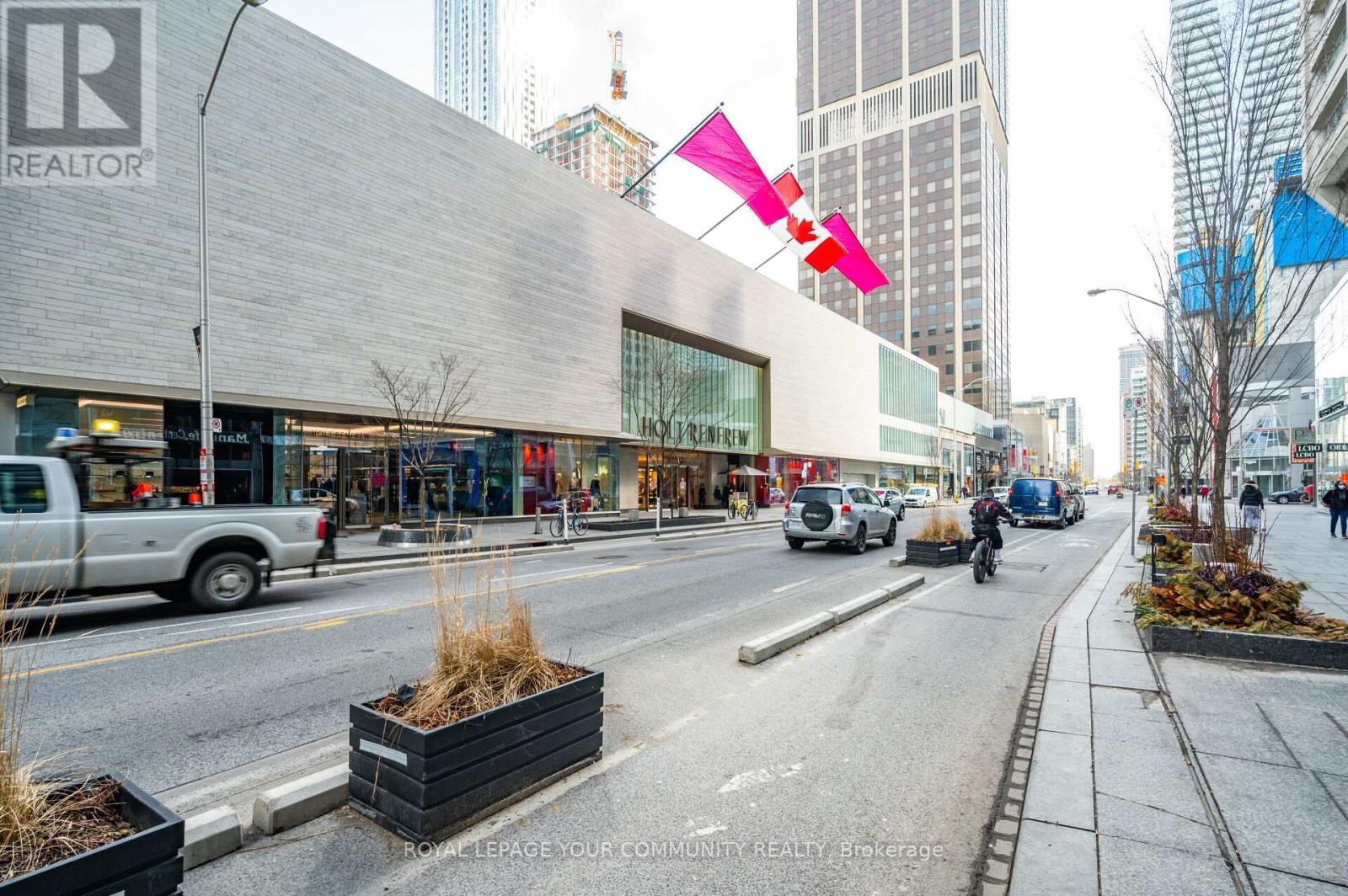 3104 - 35 Balmuto Street, Toronto, ON - Outdoor