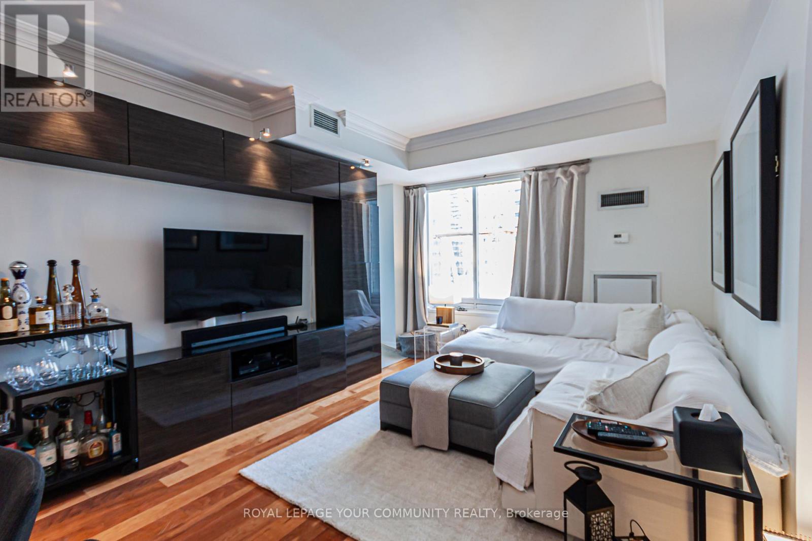 3104 - 35 Balmuto Street, Toronto, ON - Indoor Photo Showing Living Room