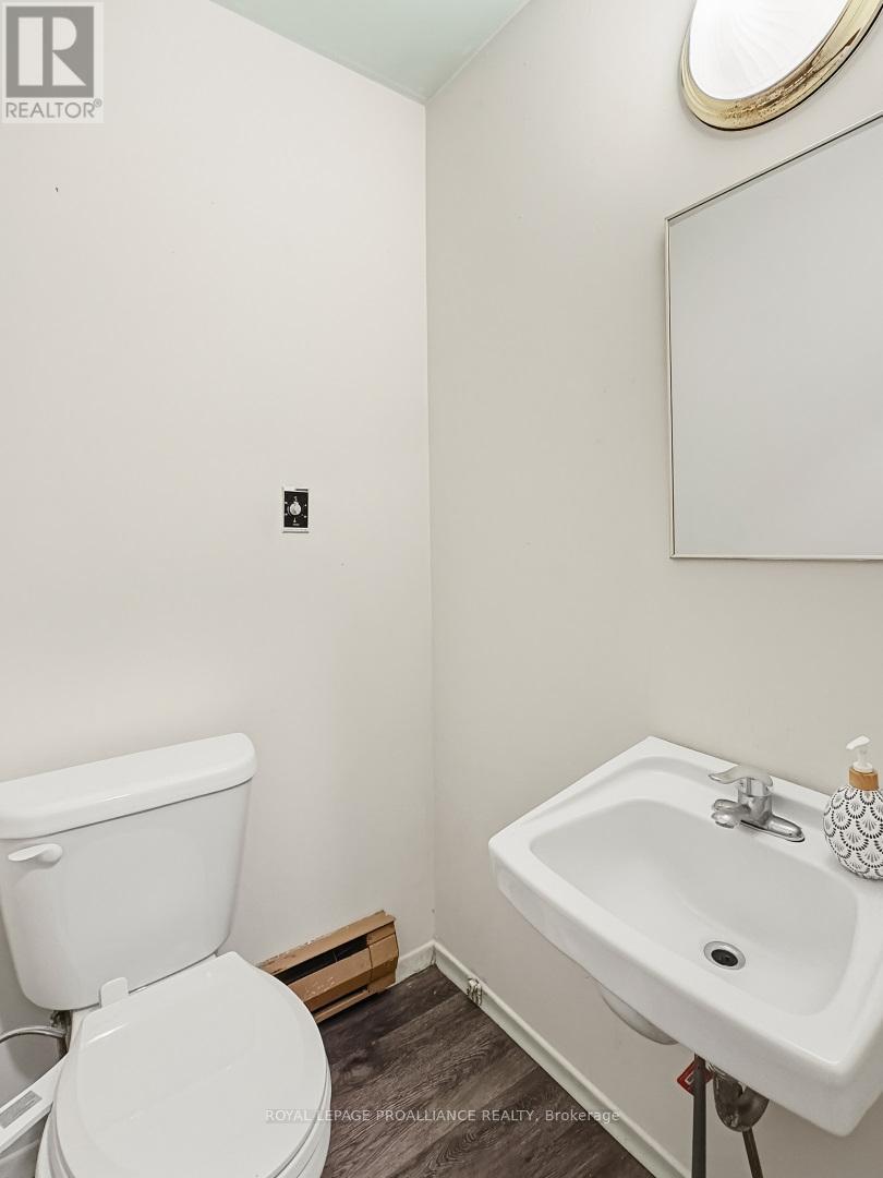 7 - 7 Tiffany Place, Quinte West (Trenton Ward), ON - Indoor Photo Showing Bathroom