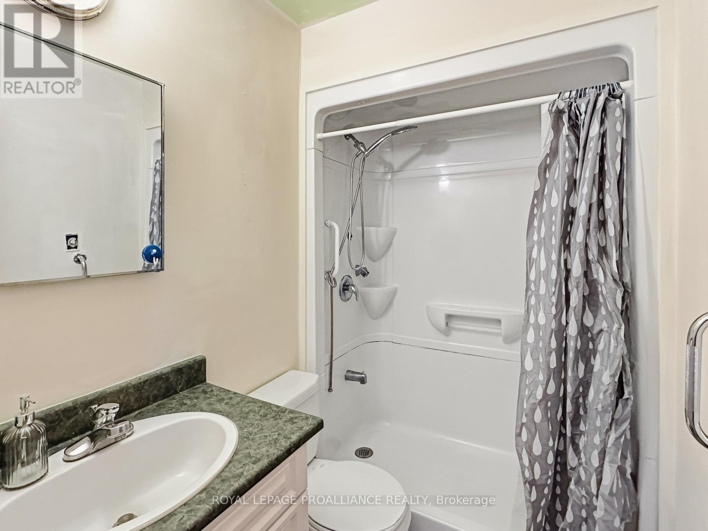 7 - 7 Tiffany Place, Quinte West (Trenton Ward), ON - Indoor Photo Showing Bathroom