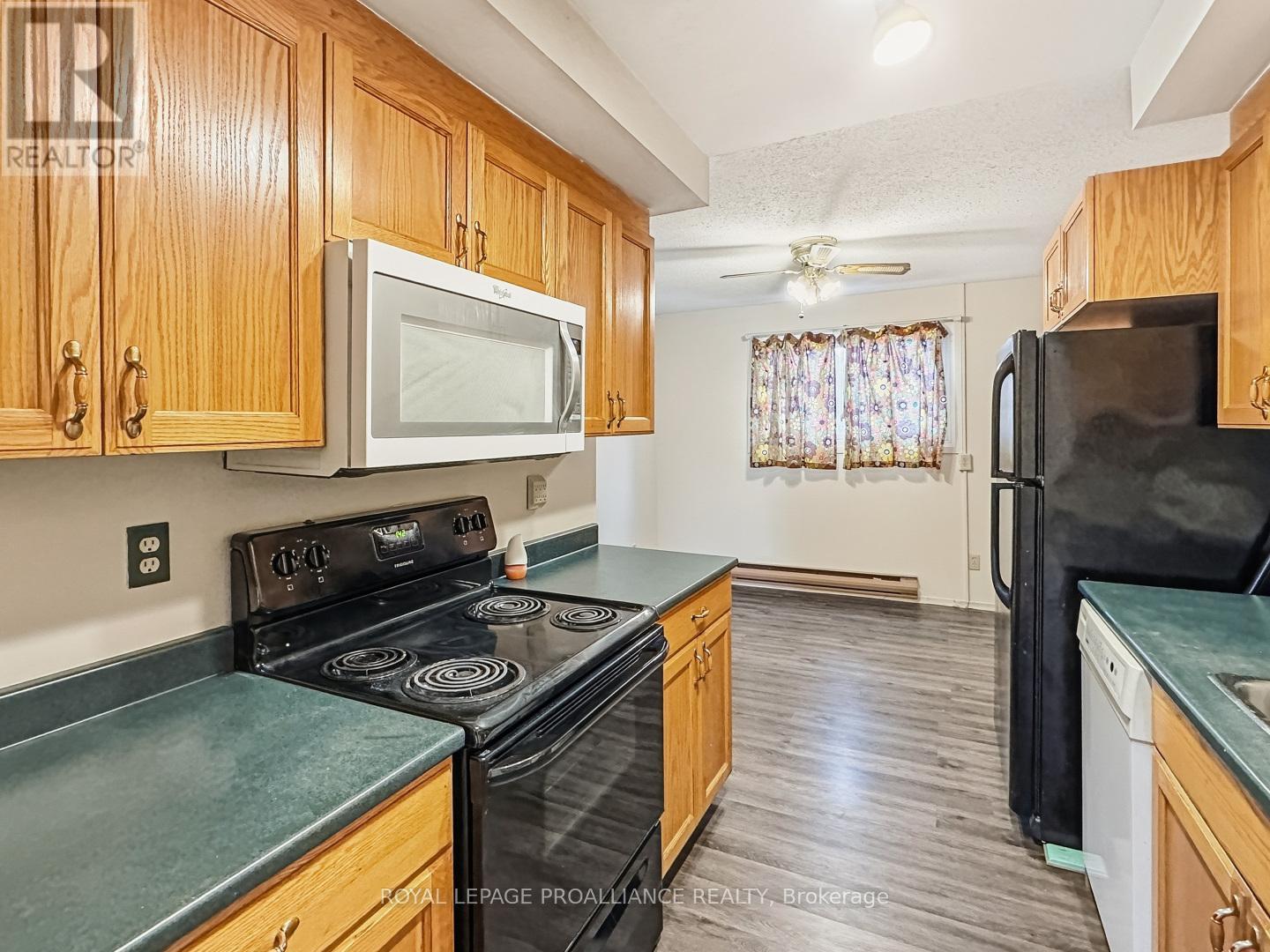 7 - 7 Tiffany Place, Quinte West (Trenton Ward), ON - Indoor Photo Showing Kitchen