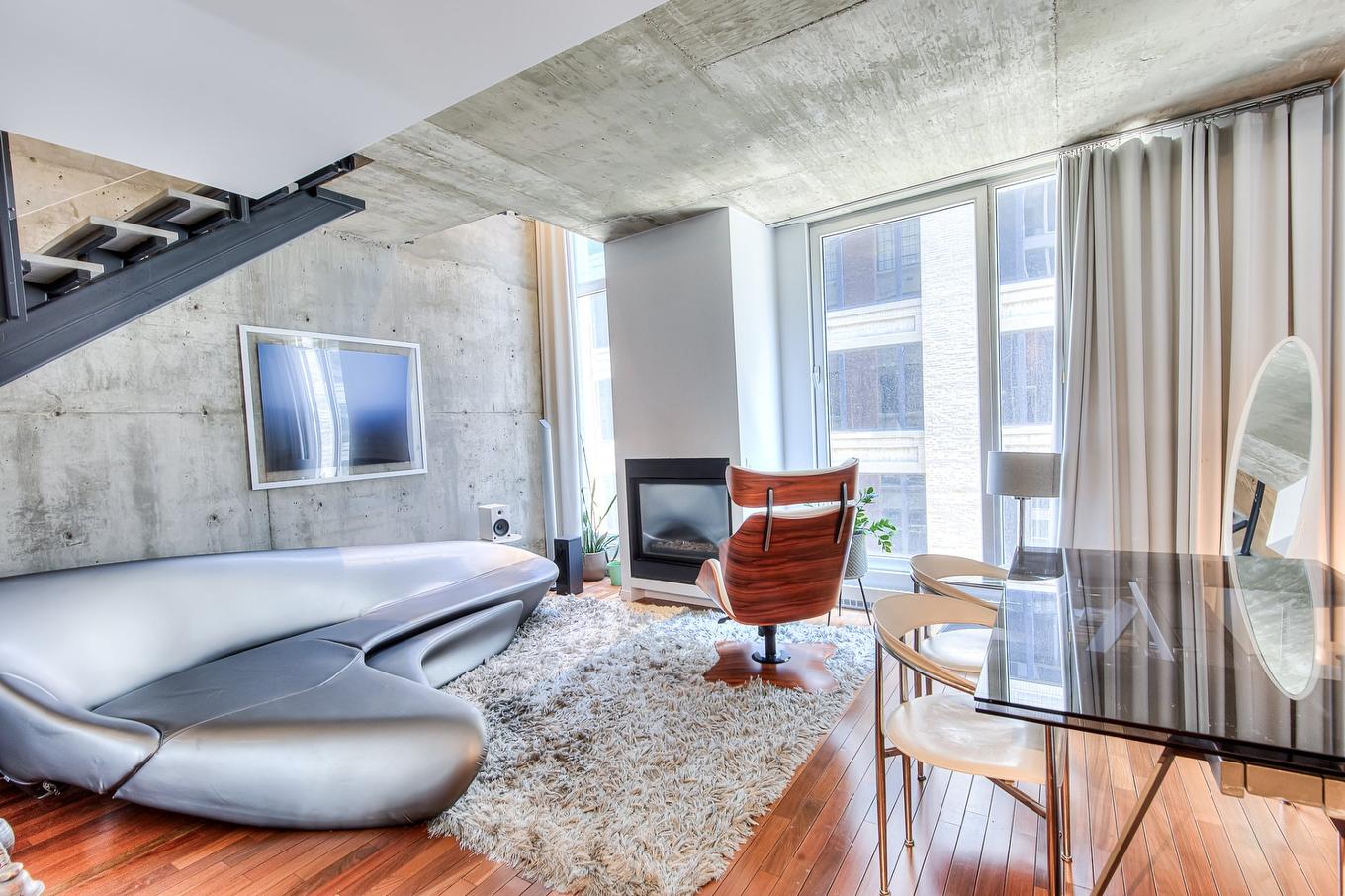 Overall view - 701-445 Av. Viger O., Montréal (Ville-Marie), QC - Indoor Photo Showing Living Room With Fireplace