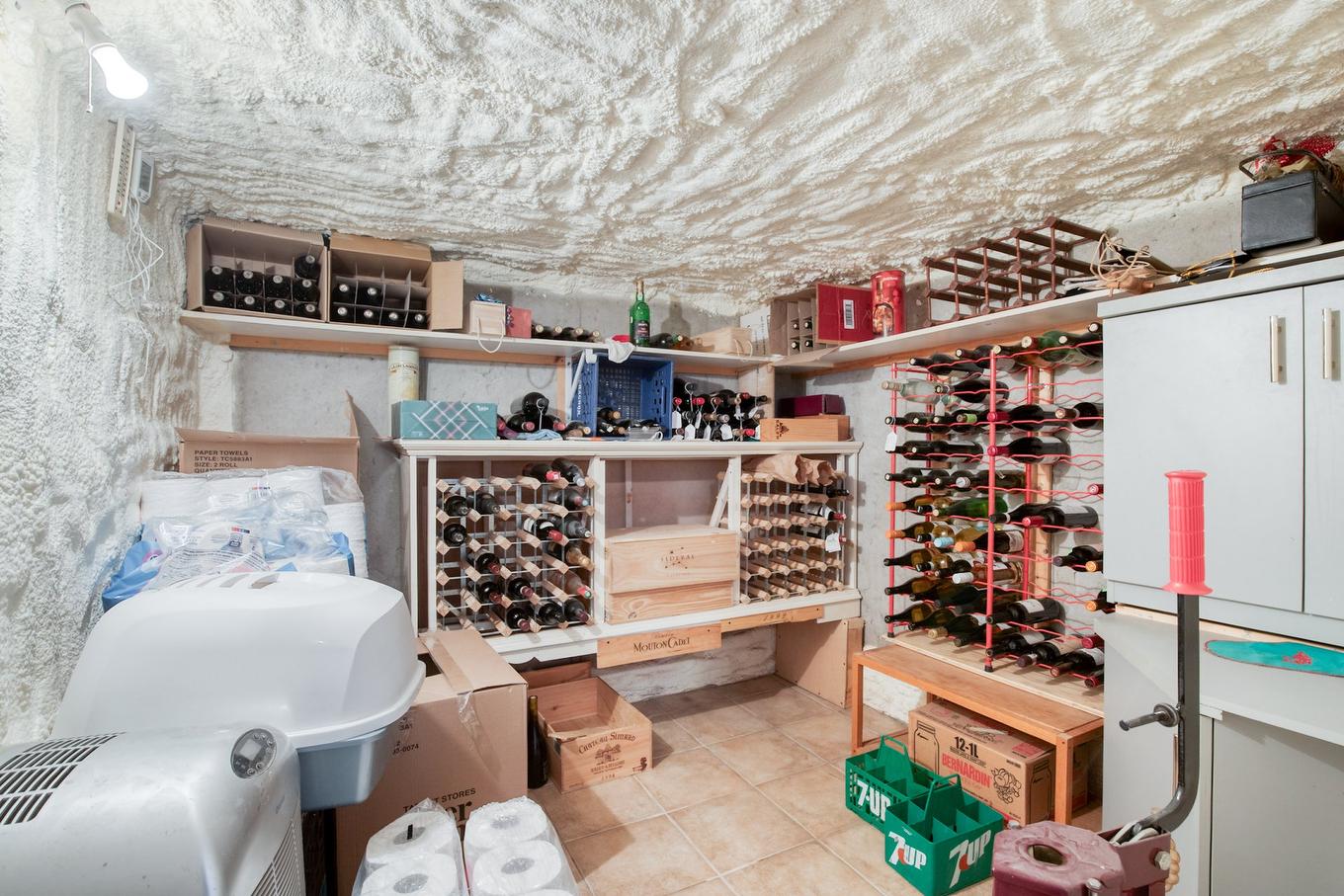 Cave à vin - 6 Rue Des Hirondelles, Saint-Jean-Sur-Richelieu, QC - Indoor Photo Showing Other Room