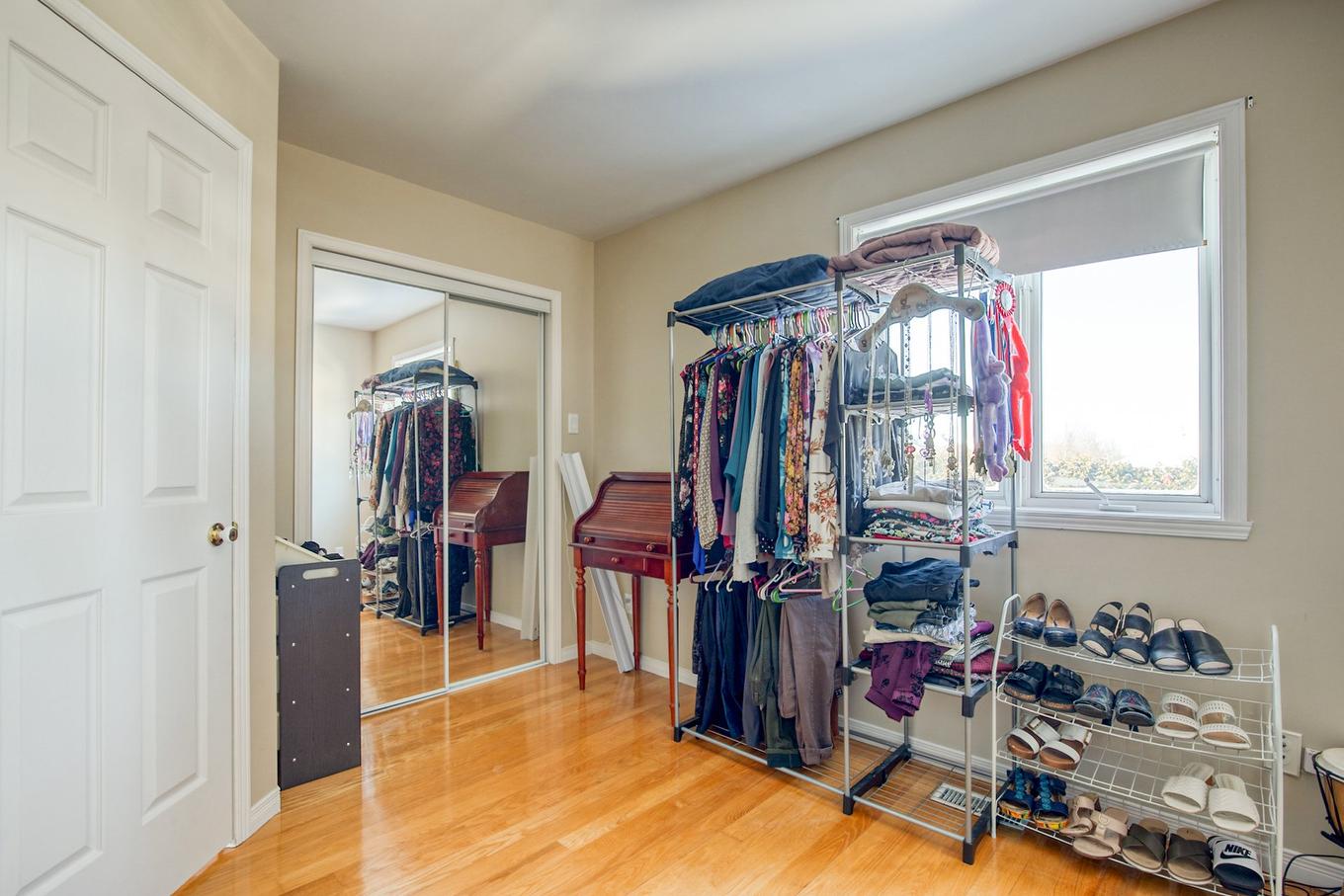 Chambre à coucher - 6 Rue Des Hirondelles, Saint-Jean-Sur-Richelieu, QC - Indoor With Storage