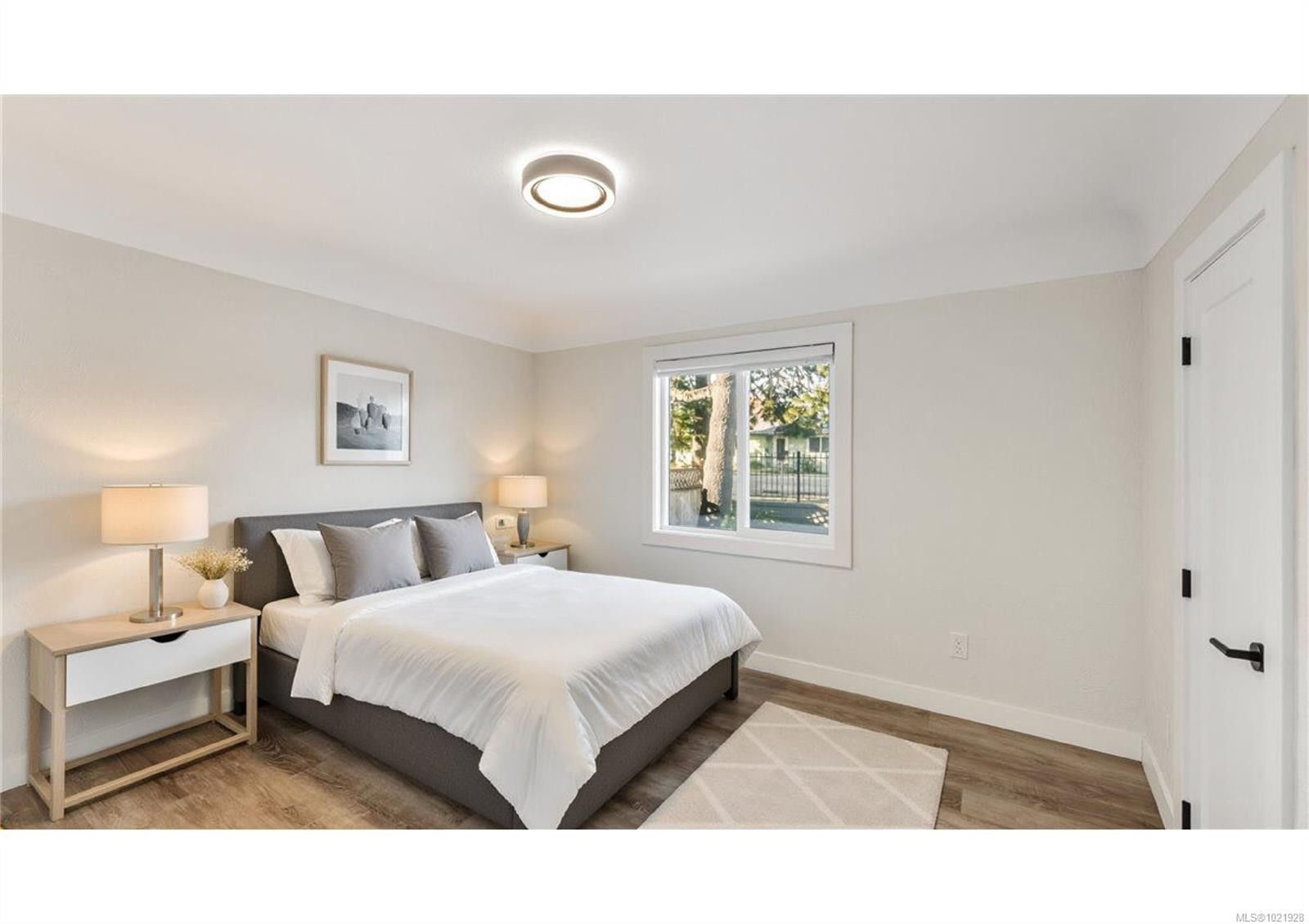 1021 Tillicum Rd, Esquimalt, BC