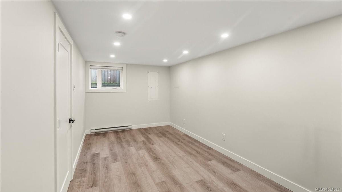 1021 Tillicum Rd, Esquimalt, BC