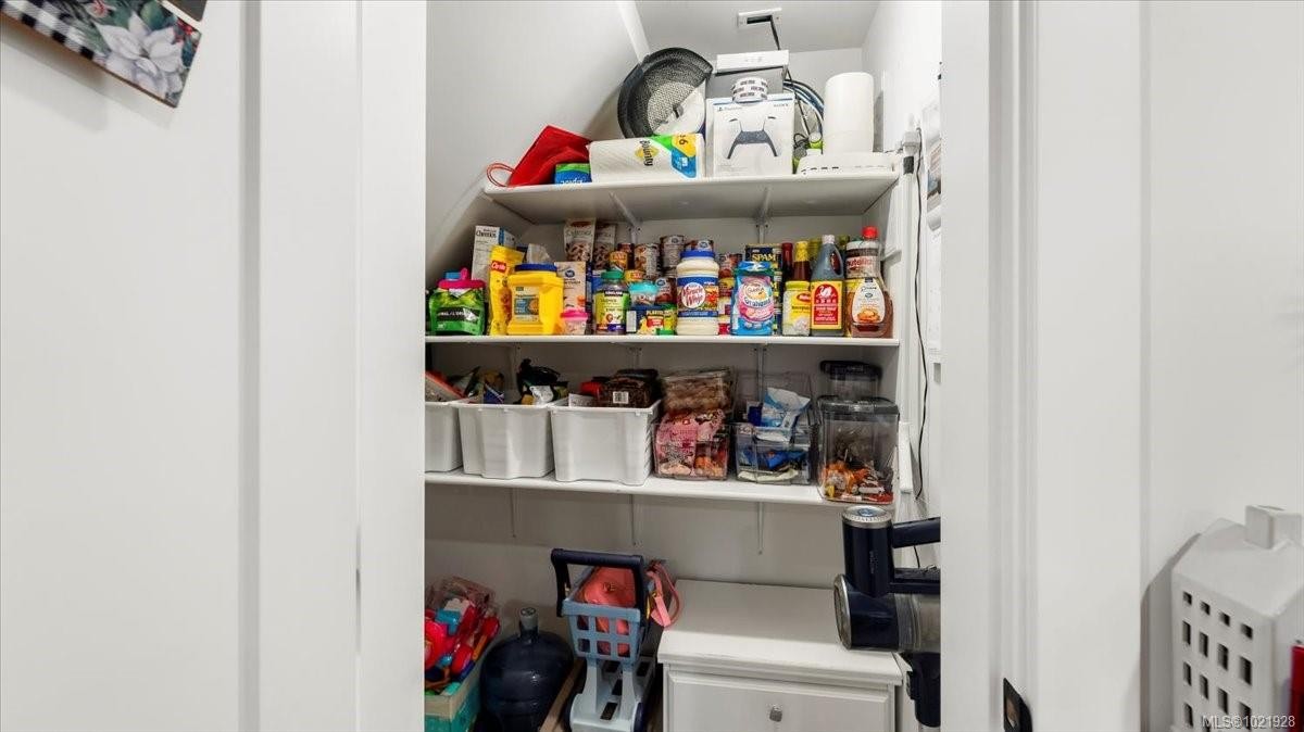 1021 Tillicum Rd, Esquimalt, BC