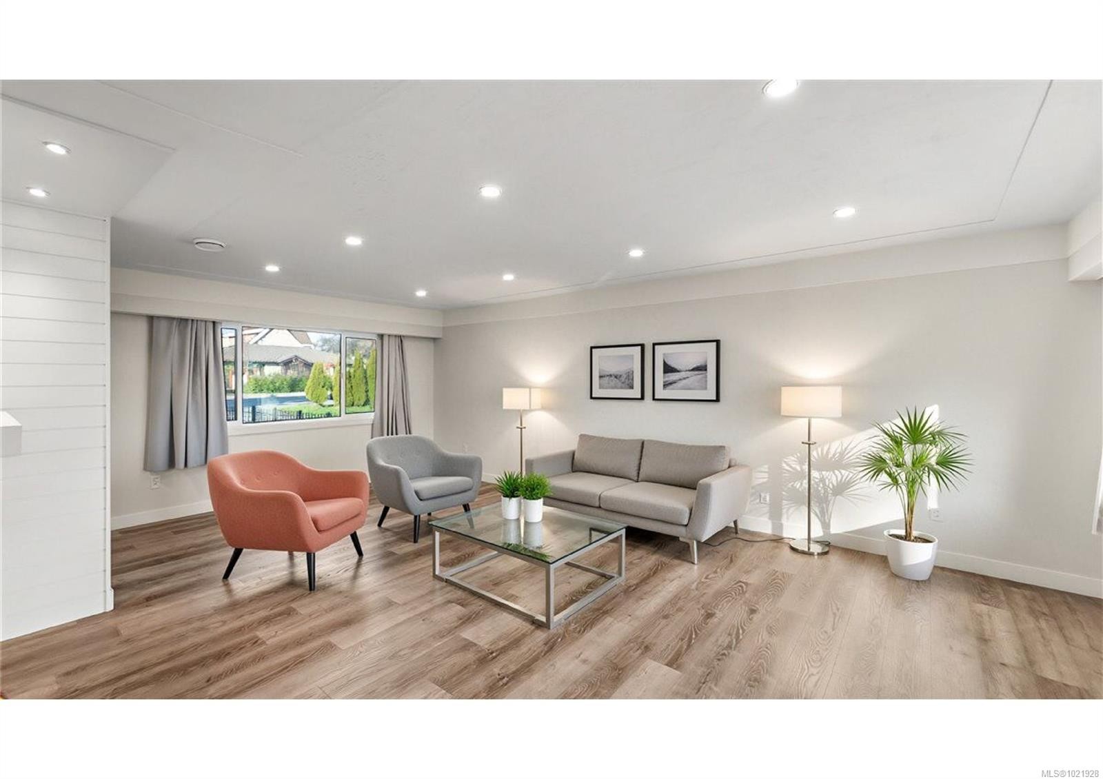 1021 Tillicum Rd, Esquimalt, BC