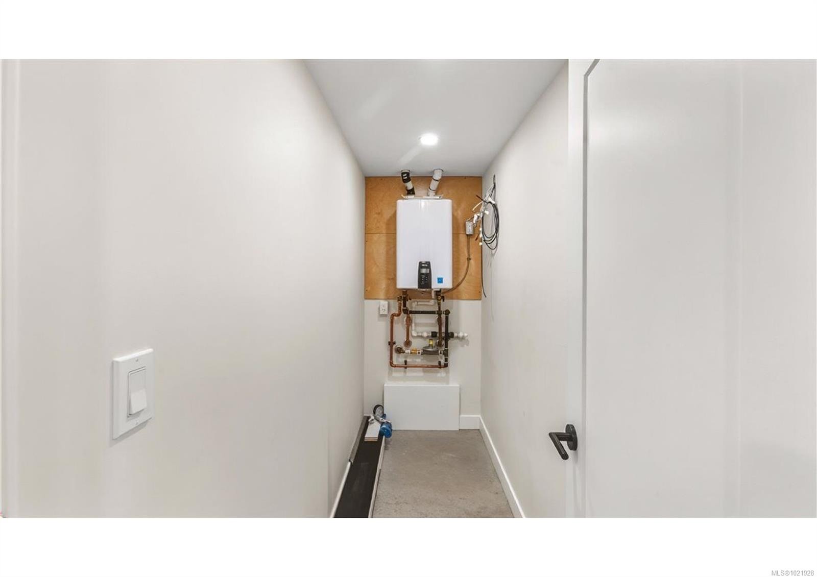 1021 Tillicum Rd, Esquimalt, BC