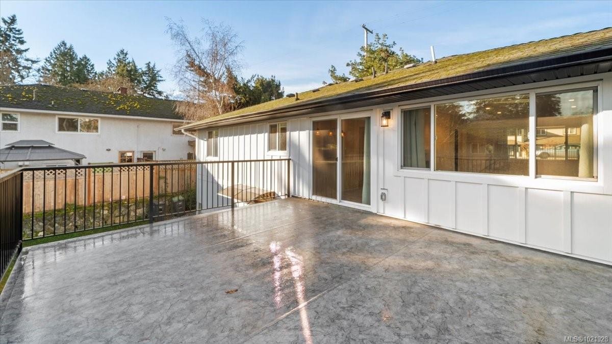 1021 Tillicum Rd, Esquimalt, BC