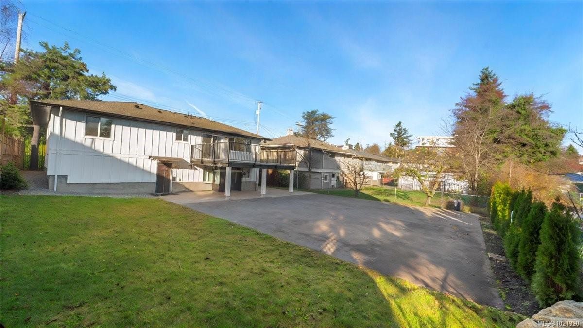 1021 Tillicum Rd, Esquimalt, BC