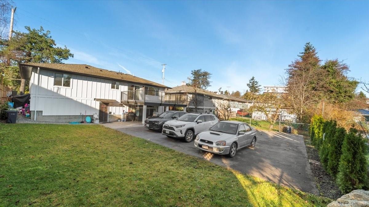 1021 Tillicum Rd, Esquimalt, BC