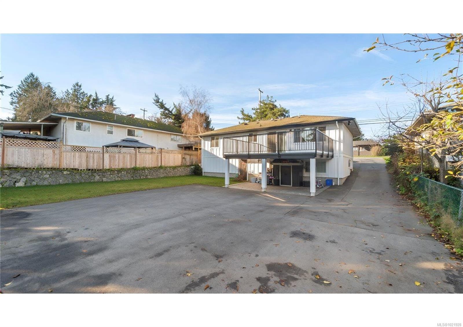 1021 Tillicum Rd, Esquimalt, BC