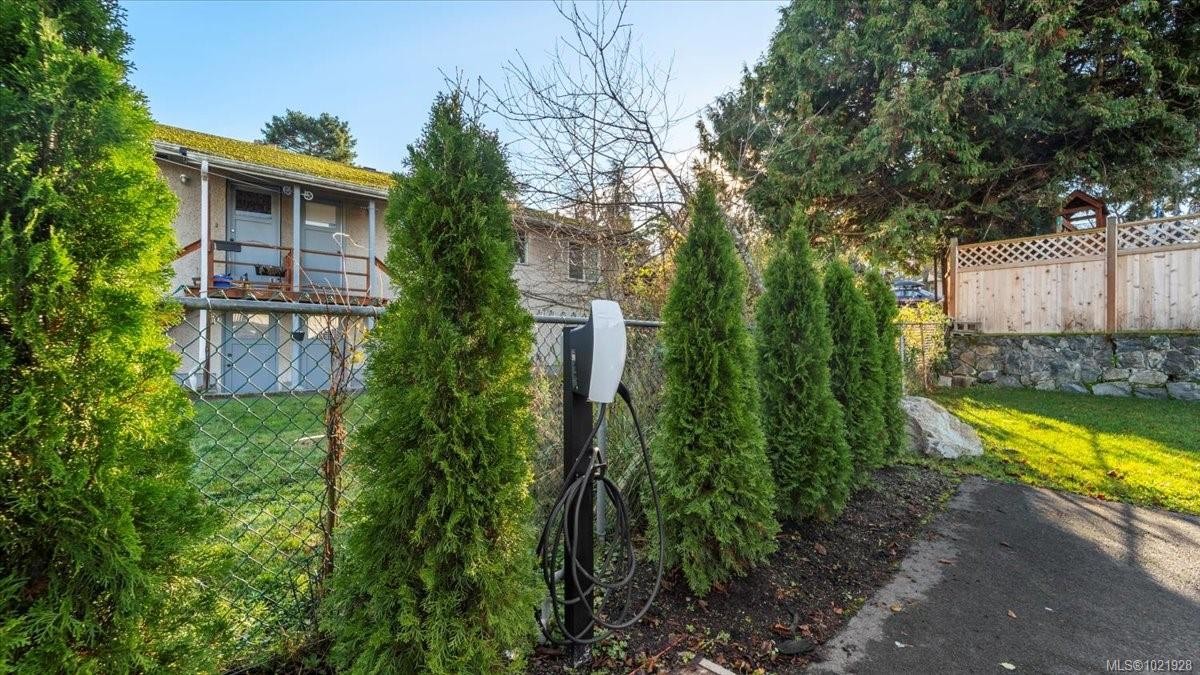 1021 Tillicum Rd, Esquimalt, BC