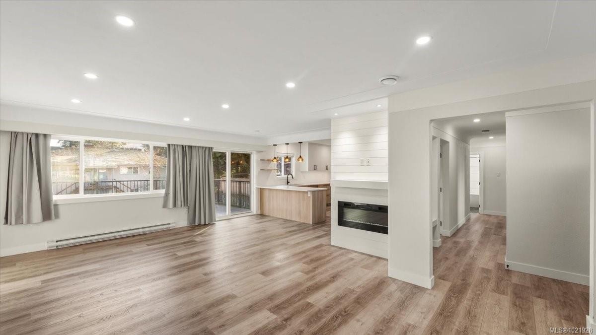 1021 Tillicum Rd, Esquimalt, BC