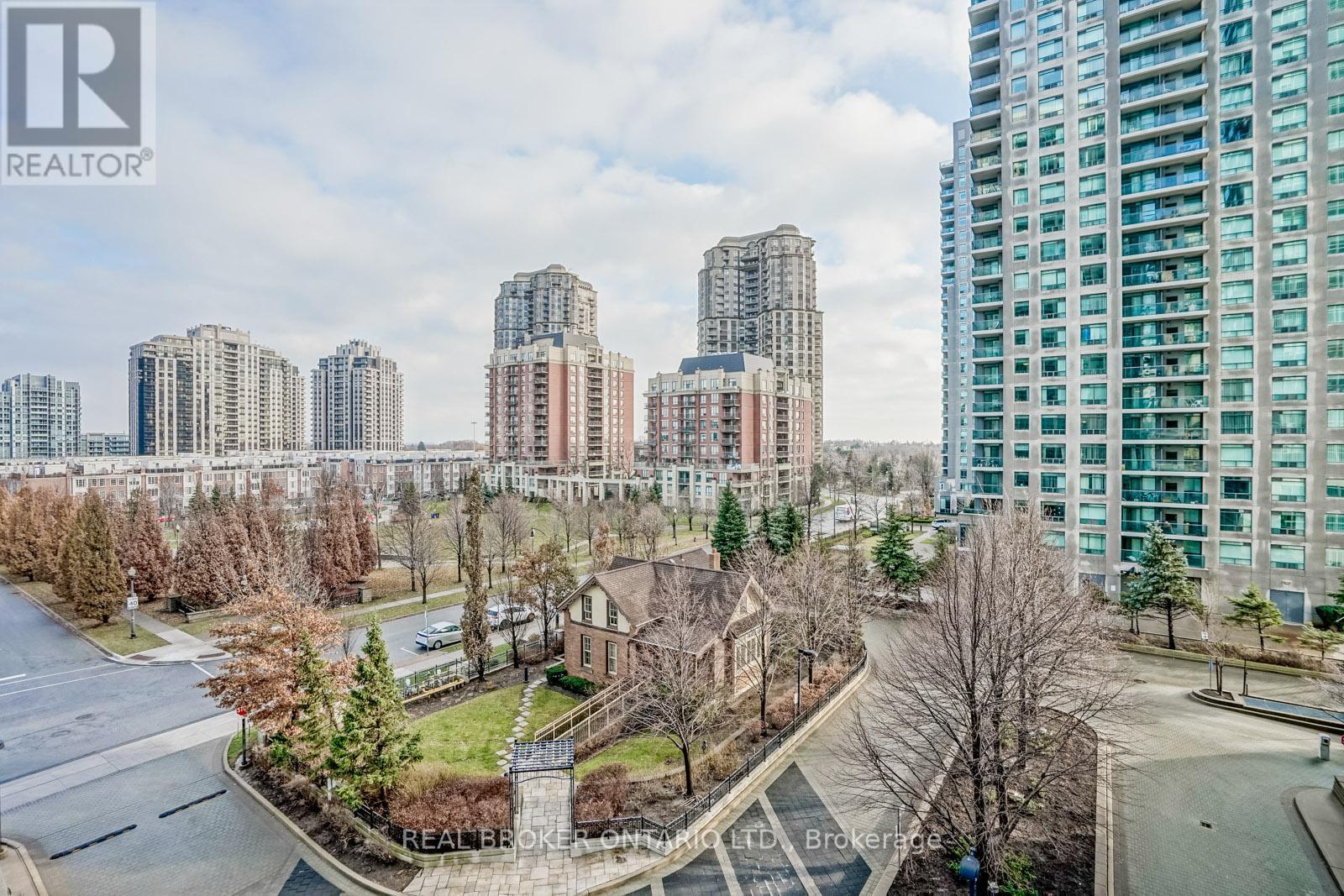 504 - 16 Harrison Garden Boulevard, Toronto, ON - Outdoor With Facade