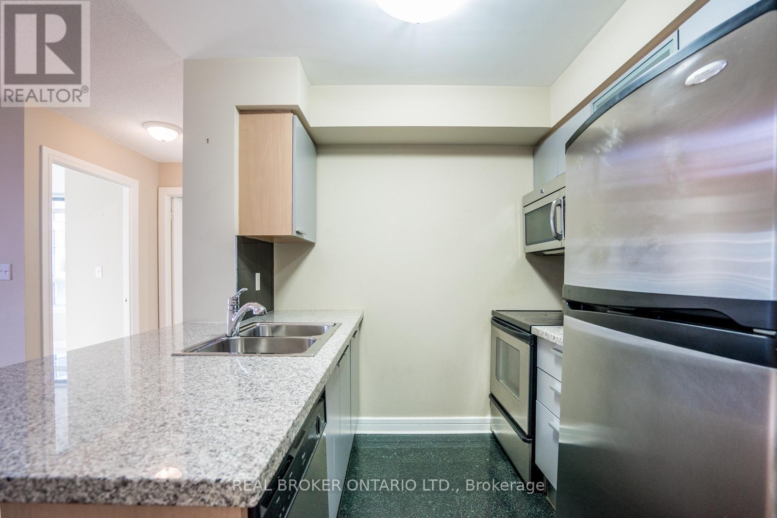 504 - 16 Harrison Garden Boulevard, Toronto, ON - Indoor Photo Showing Kitchen With Double Sink With Upgraded Kitchen