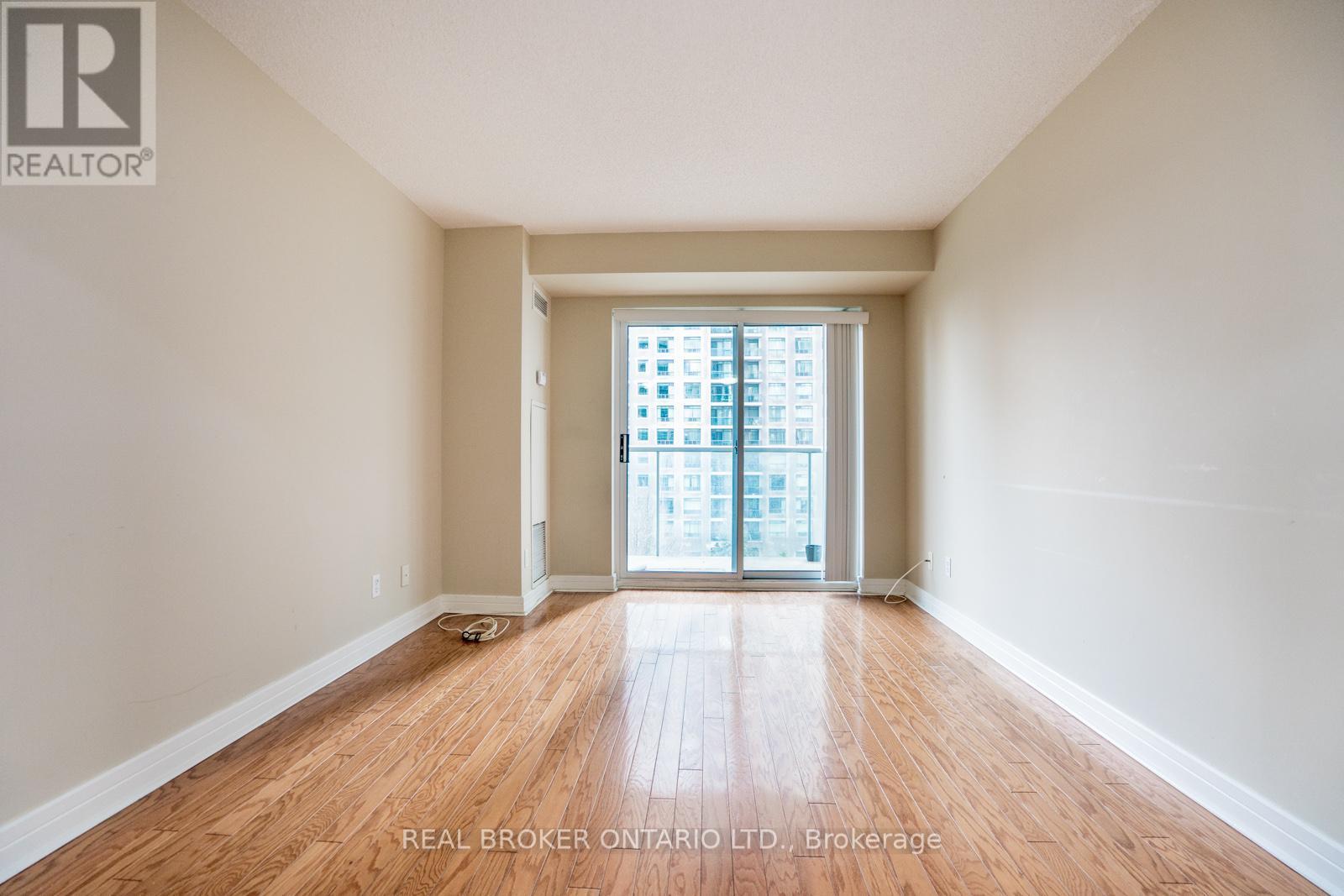504 - 16 Harrison Garden Boulevard, Toronto, ON - Indoor Photo Showing Other Room