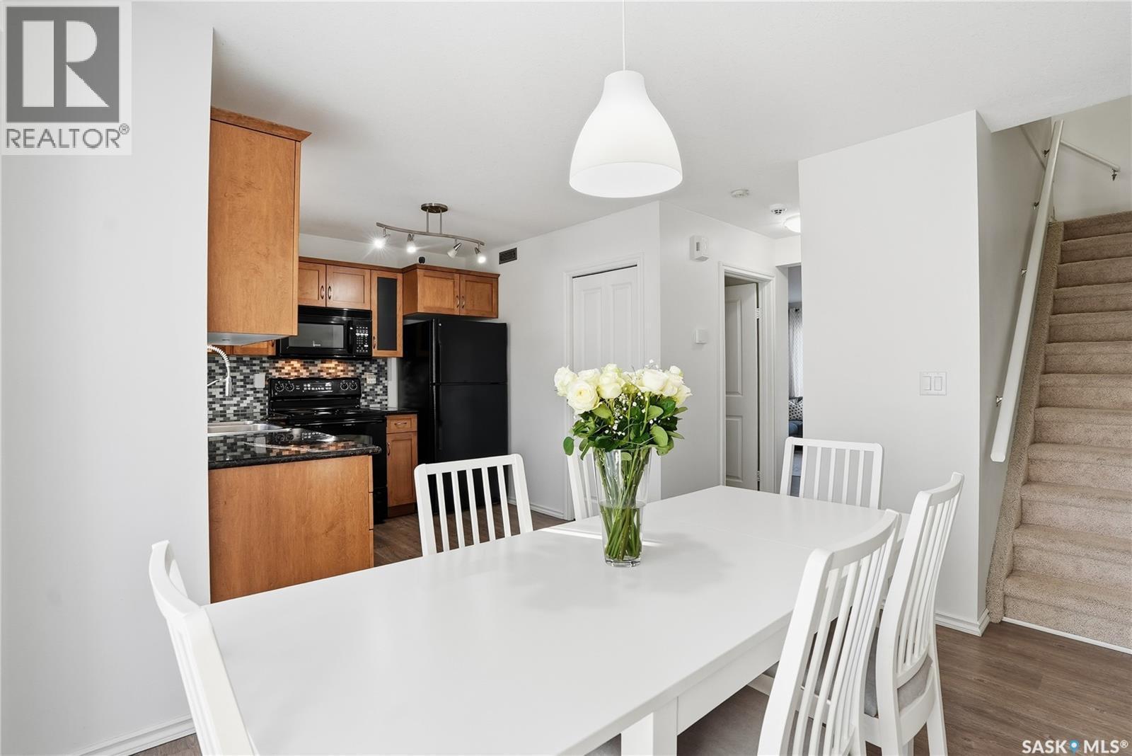 120 303 Slimmon Place, Saskatoon, SK - Indoor Photo Showing Dining Room