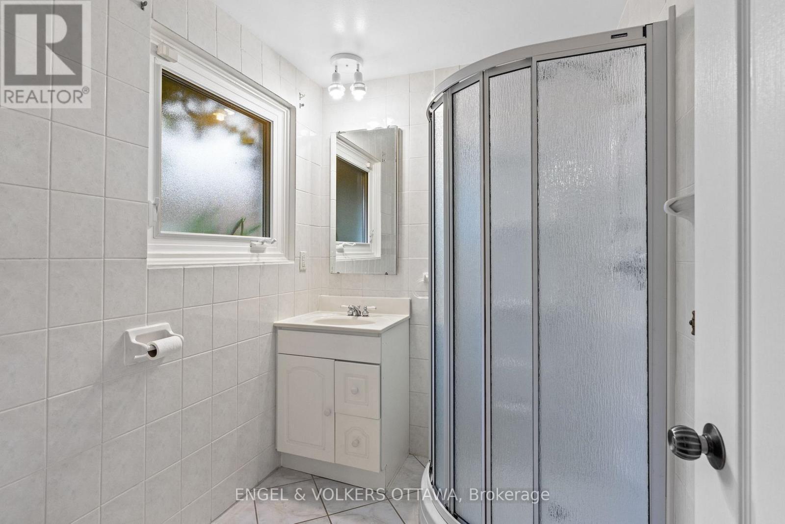 3348 Kodiak Street, Ottawa, ON - Indoor Photo Showing Bathroom