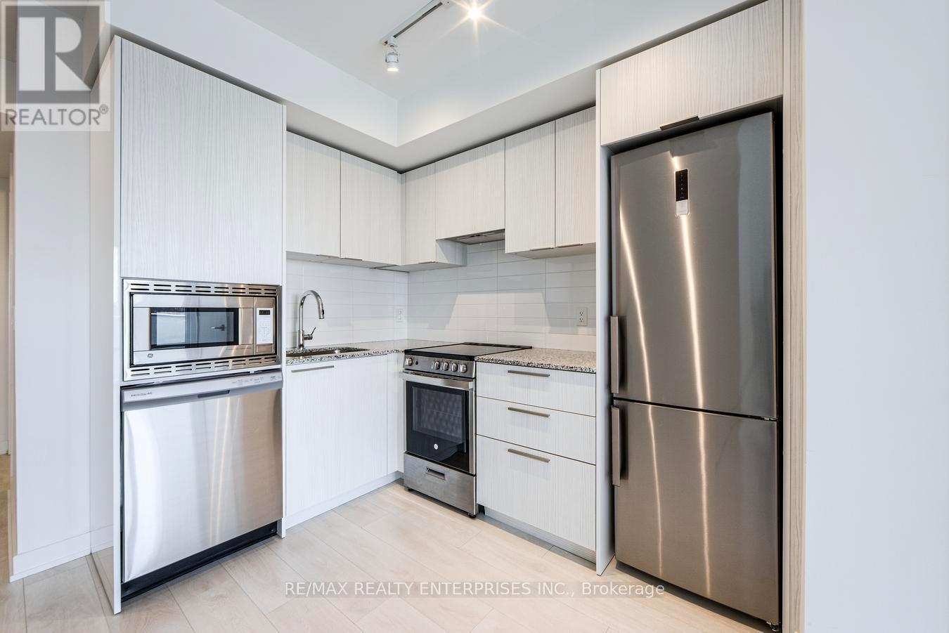 1401 - 501 Yonge Street, Toronto, ON - Indoor Photo Showing Kitchen