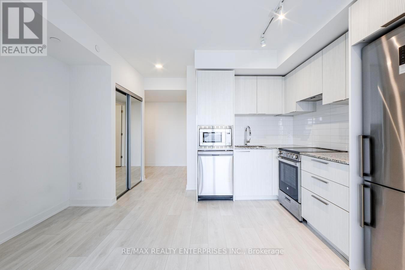 1401 - 501 Yonge Street, Toronto, ON - Indoor Photo Showing Kitchen