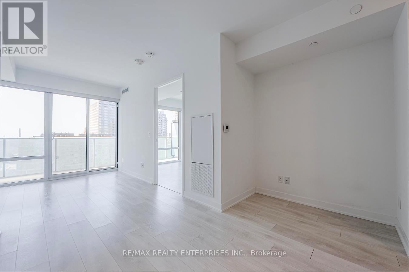 1401 - 501 Yonge Street, Toronto, ON - Indoor Photo Showing Other Room