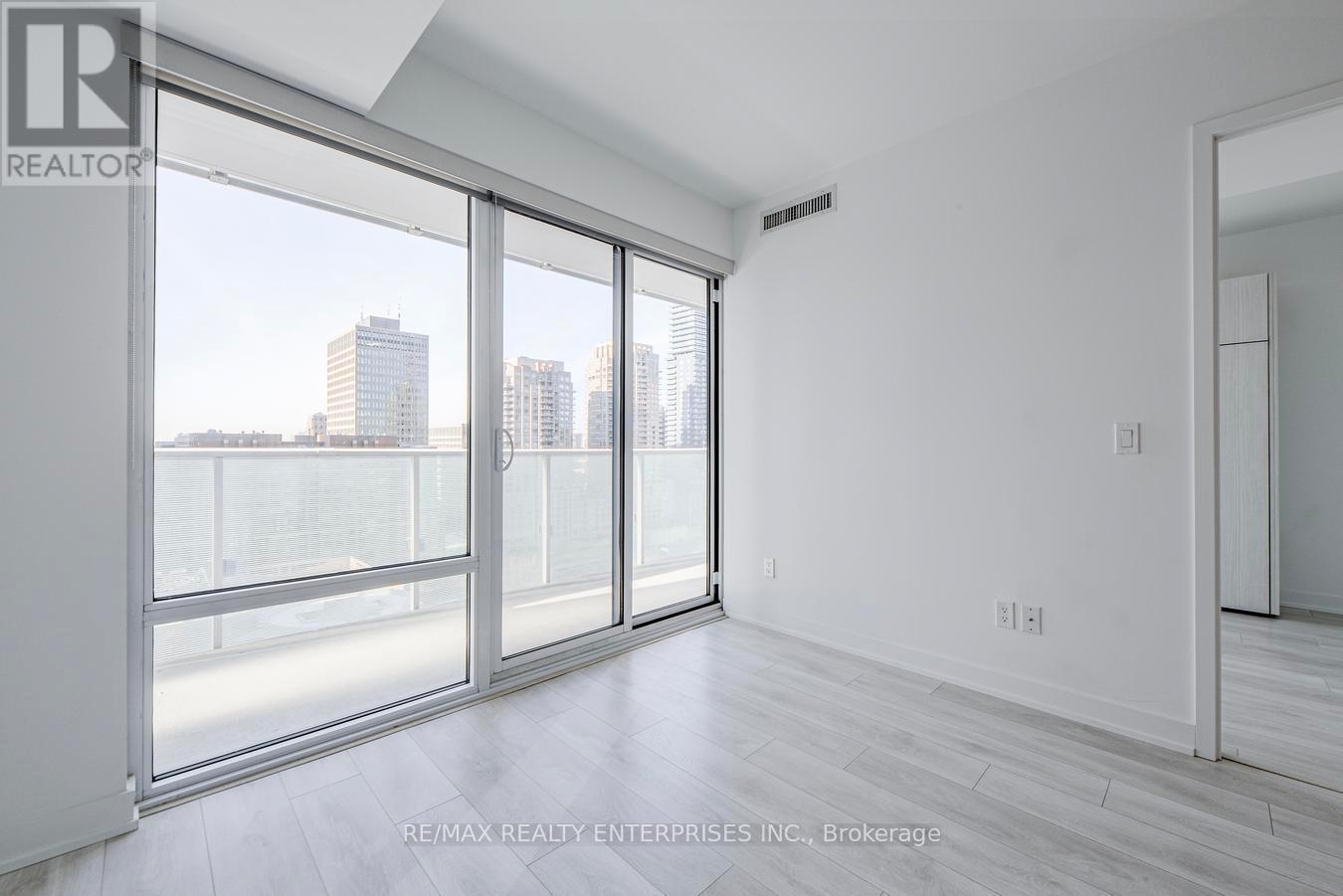 1401 - 501 Yonge Street, Toronto, ON - Indoor Photo Showing Other Room