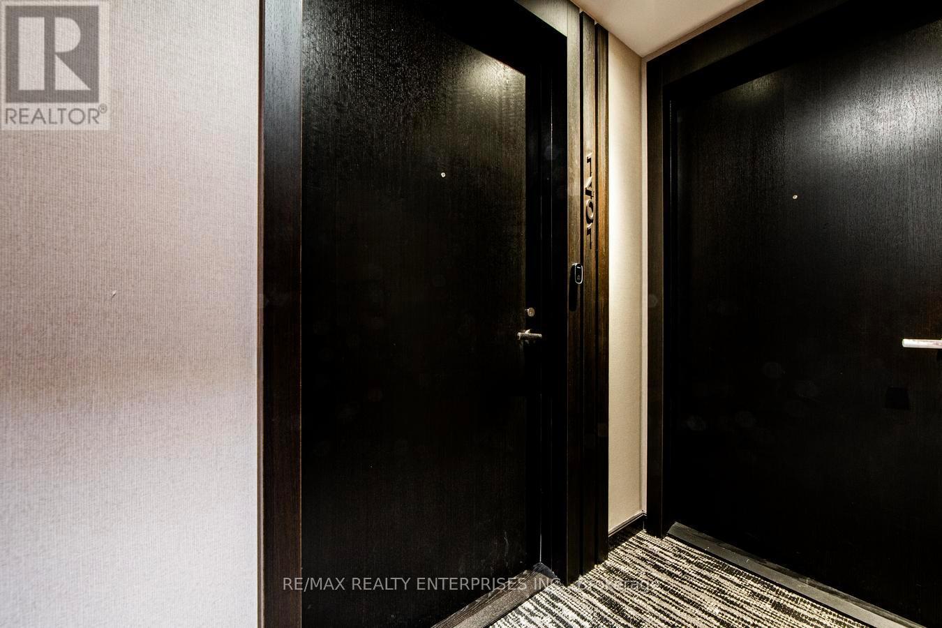 1401 - 501 Yonge Street, Toronto, ON - Indoor