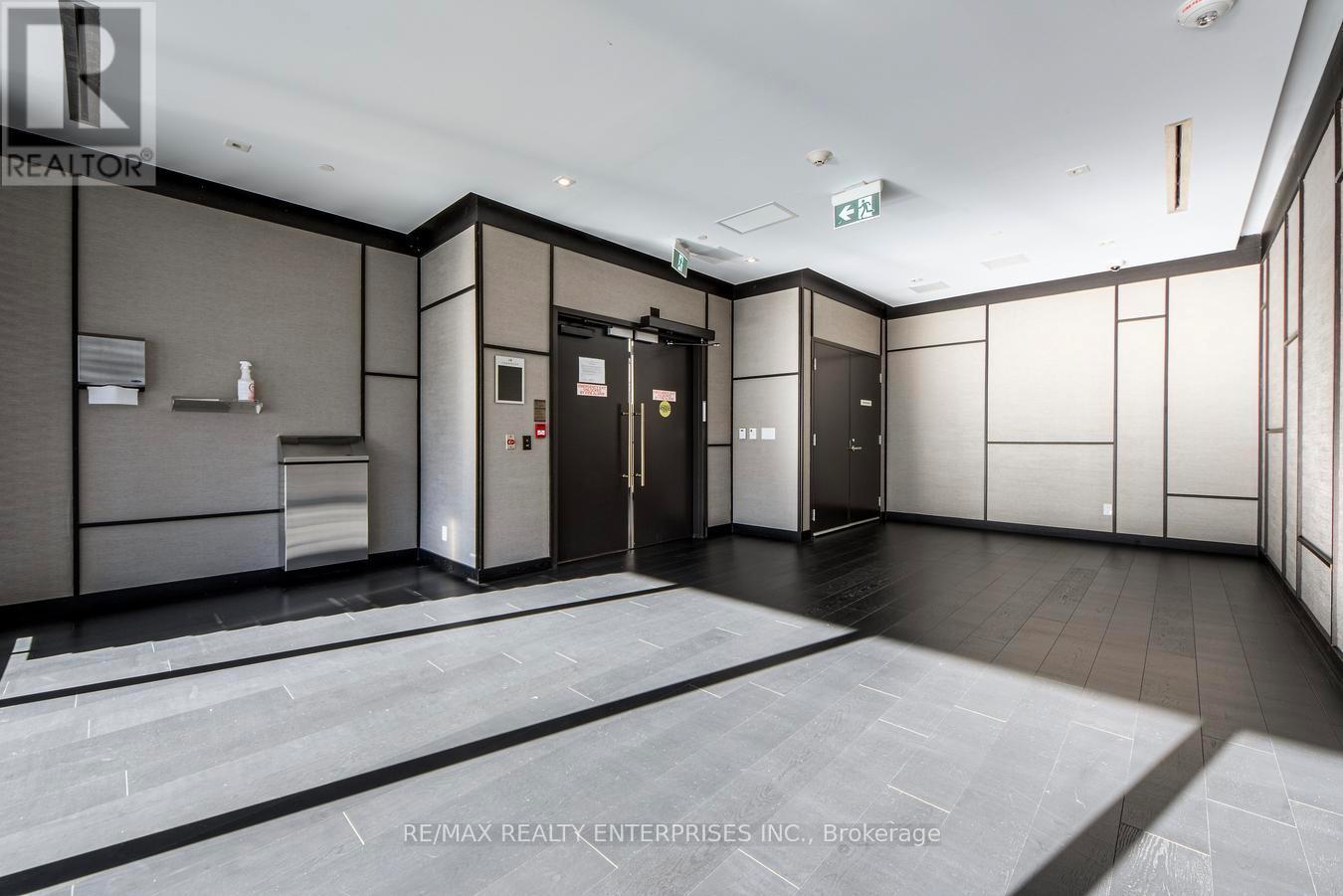 1401 - 501 Yonge Street, Toronto, ON - With Exterior