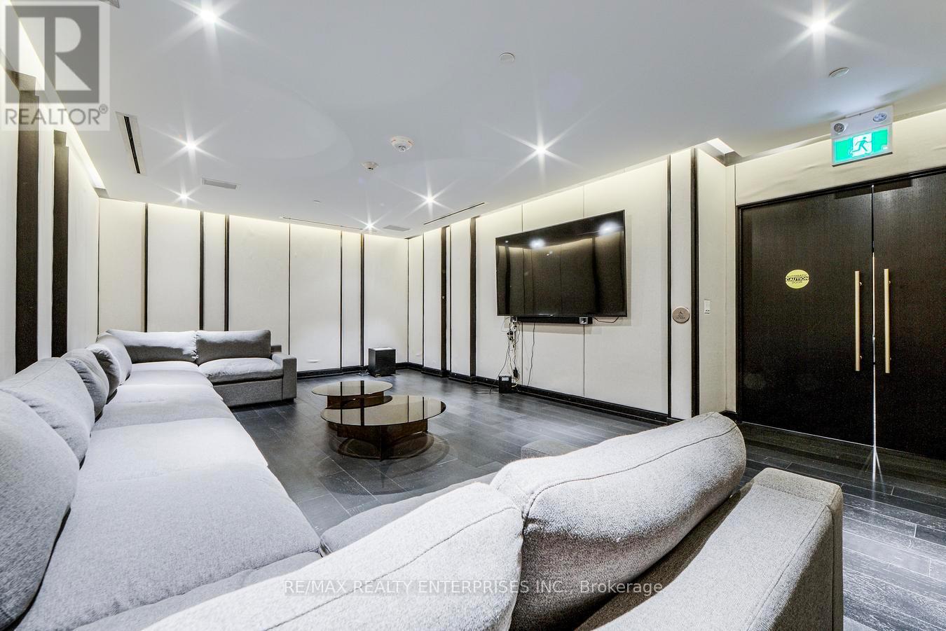 1401 - 501 Yonge Street, Toronto, ON - Indoor Photo Showing Other Room