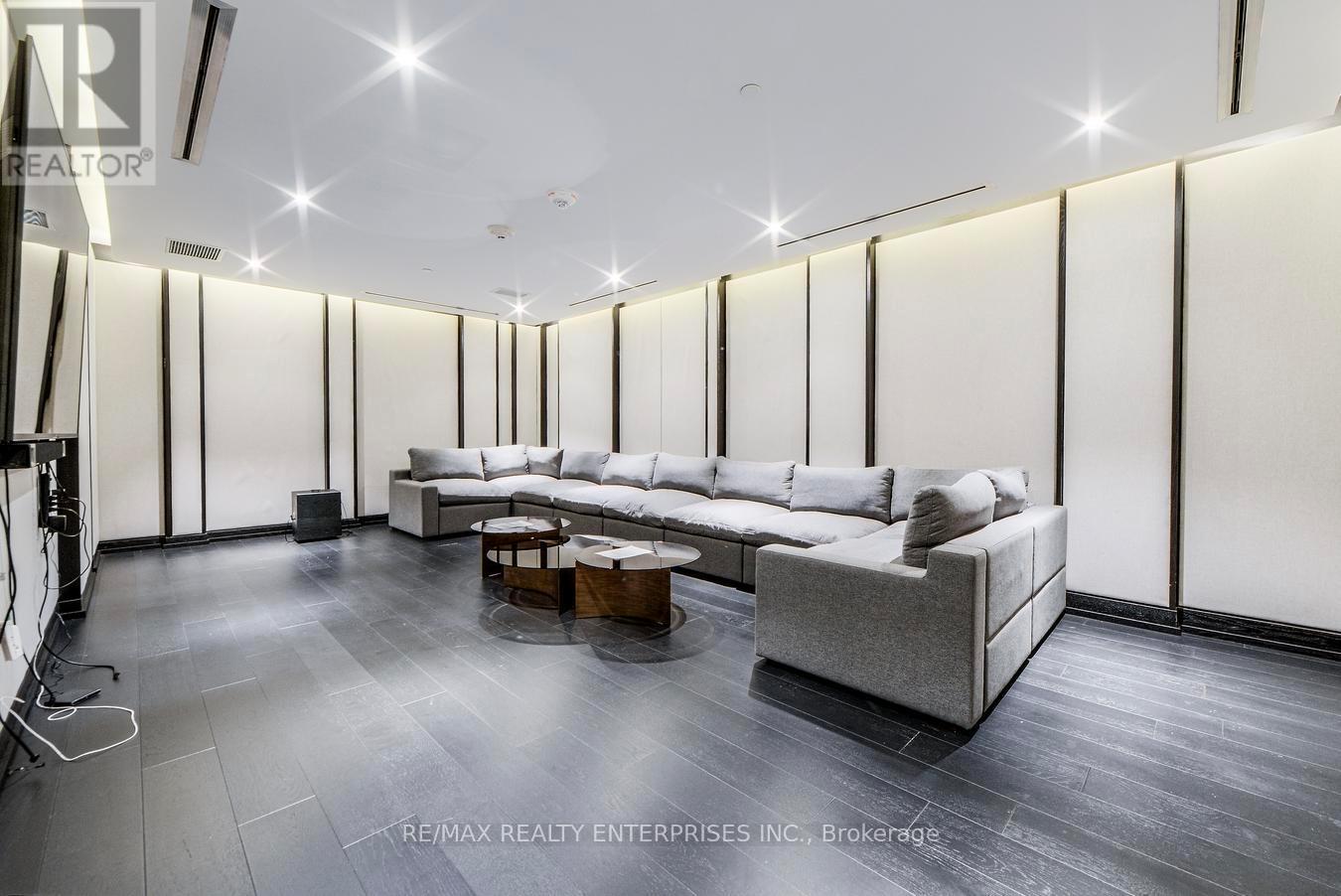 1401 - 501 Yonge Street, Toronto, ON - Indoor