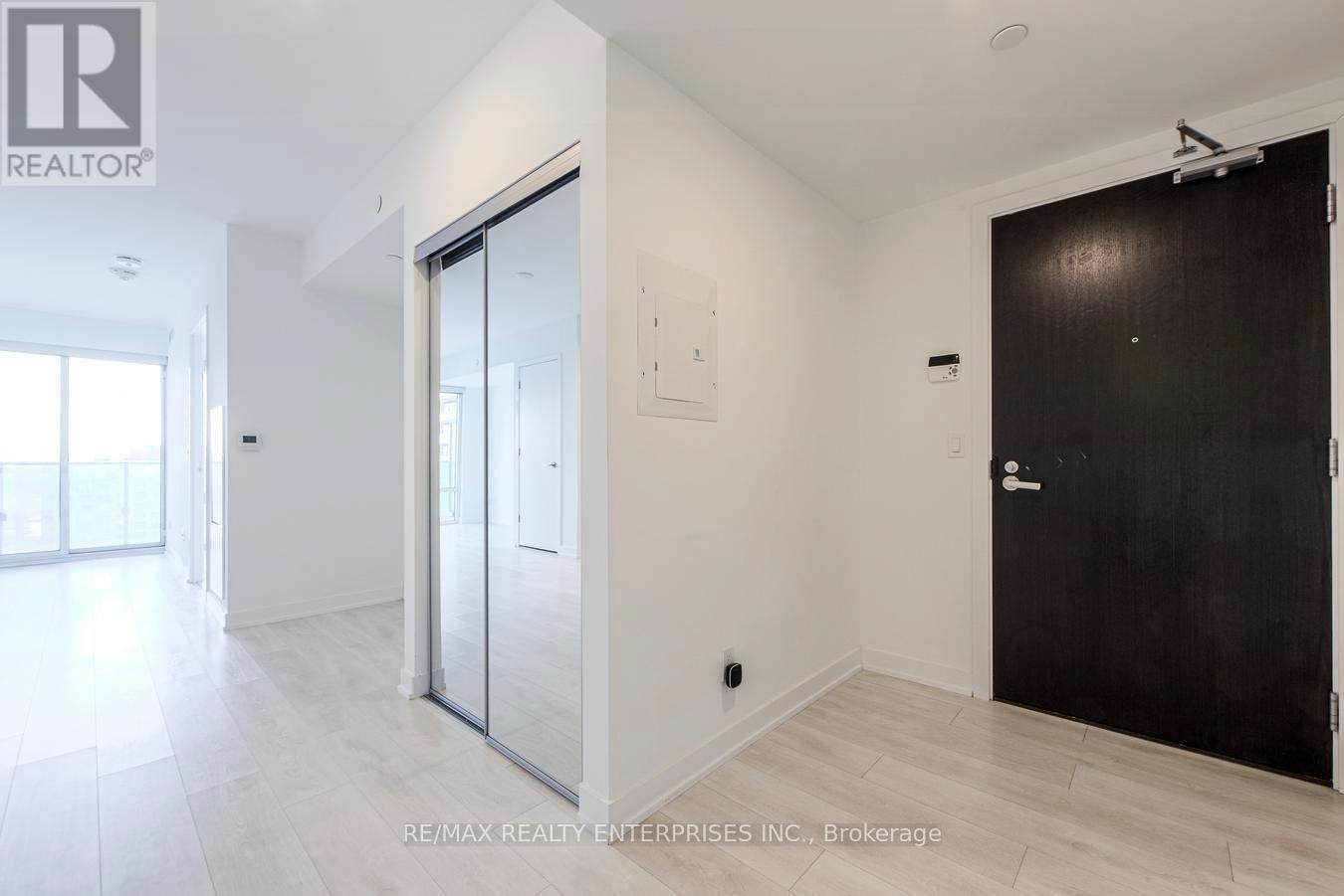 1401 - 501 Yonge Street, Toronto, ON - Indoor Photo Showing Other Room