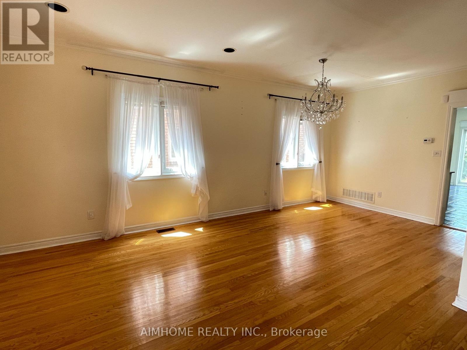 120 Sweet Water Crescent, Richmond Hill, ON - Indoor Photo Showing Other Room