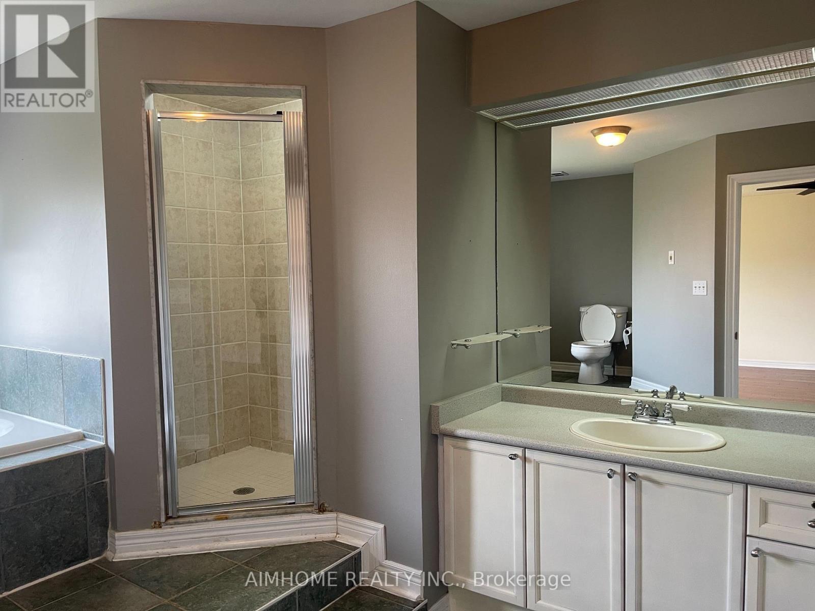 120 Sweet Water Crescent, Richmond Hill, ON - Indoor Photo Showing Bathroom