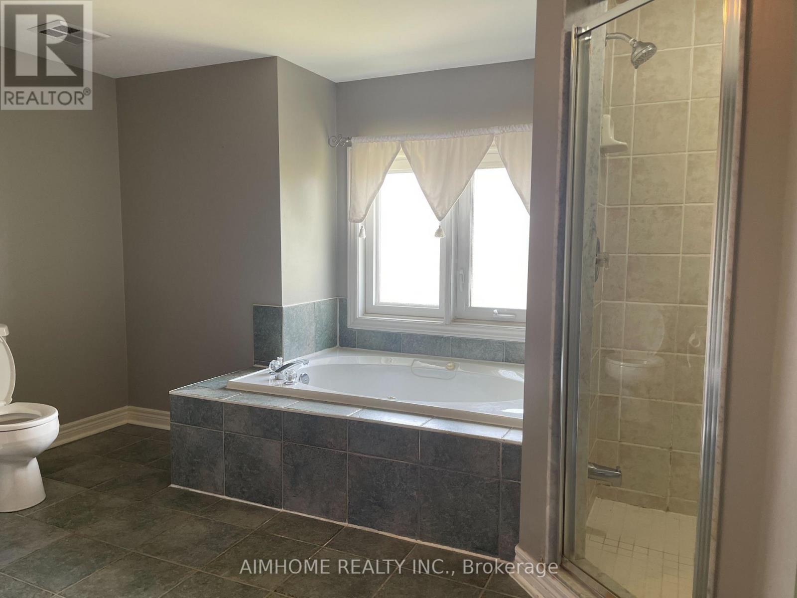 120 Sweet Water Crescent, Richmond Hill, ON - Indoor Photo Showing Bathroom