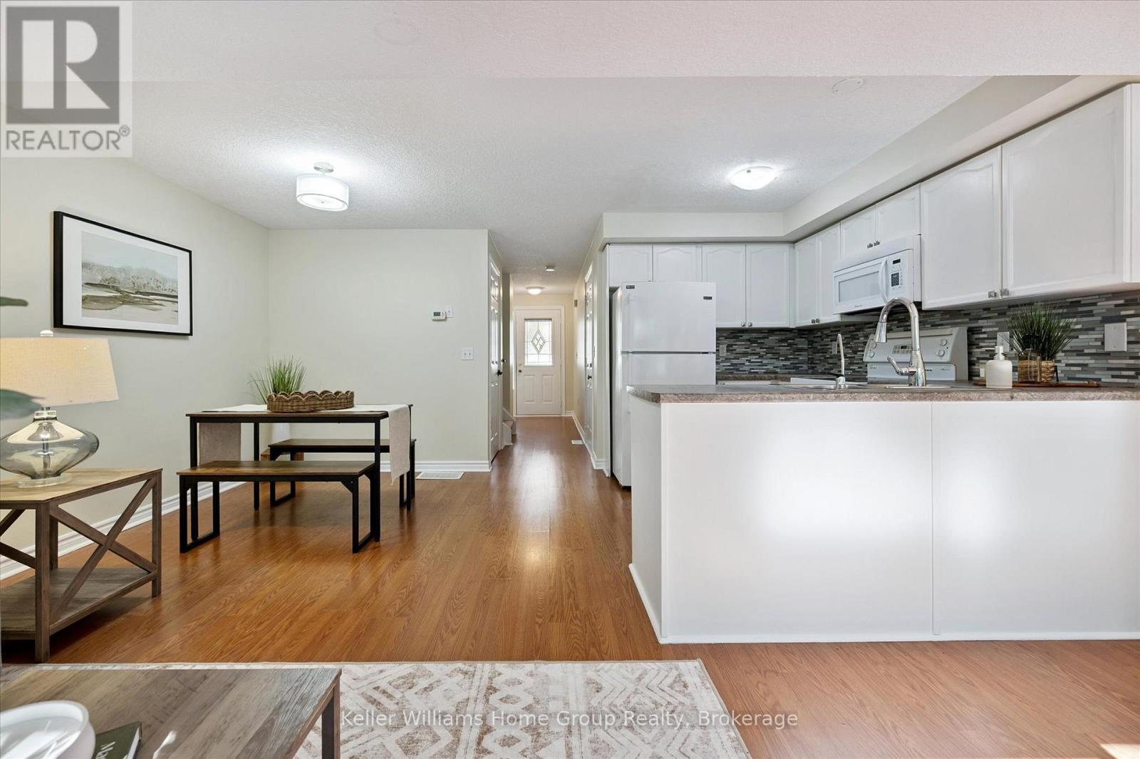 97 Rodgers Road, Guelph (Kortright West), ON - Indoor Photo Showing Kitchen