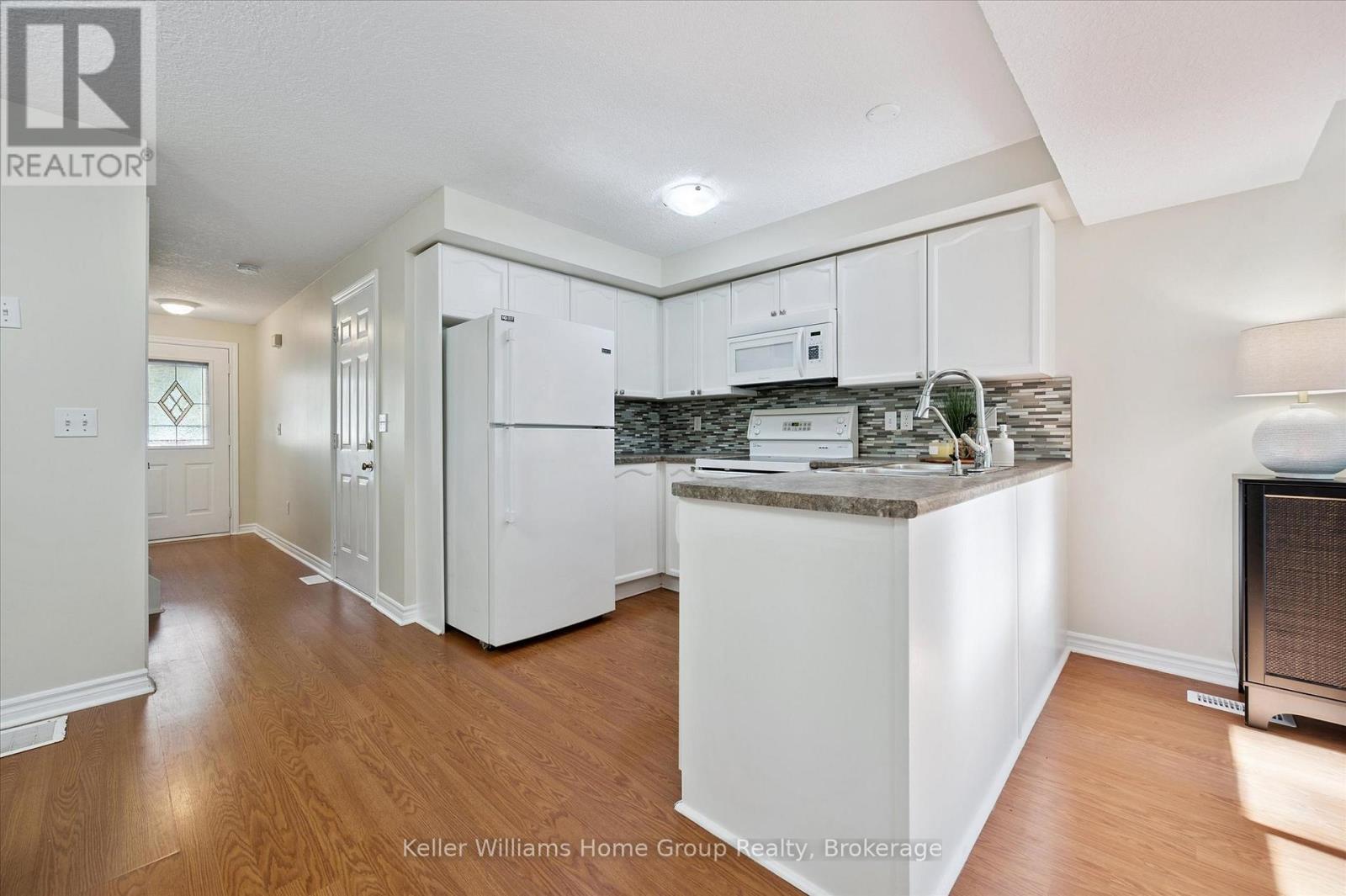 97 Rodgers Road, Guelph (Kortright West), ON - Indoor Photo Showing Kitchen