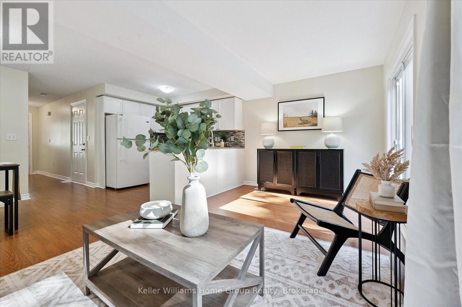 97 Rodgers Road, Guelph (Kortright West), ON - Indoor Photo Showing Living Room