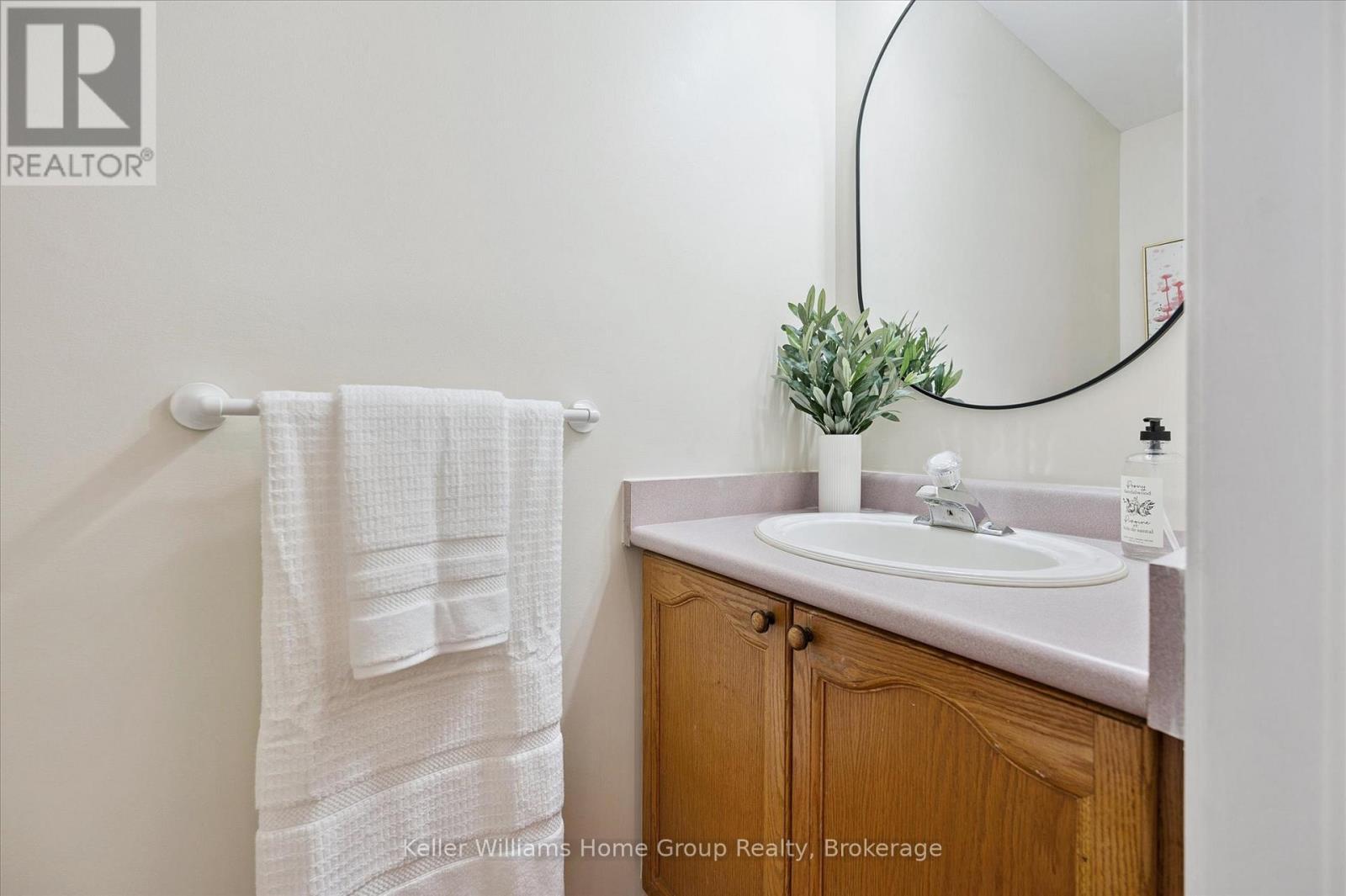 97 Rodgers Road, Guelph (Kortright West), ON - Indoor Photo Showing Bathroom