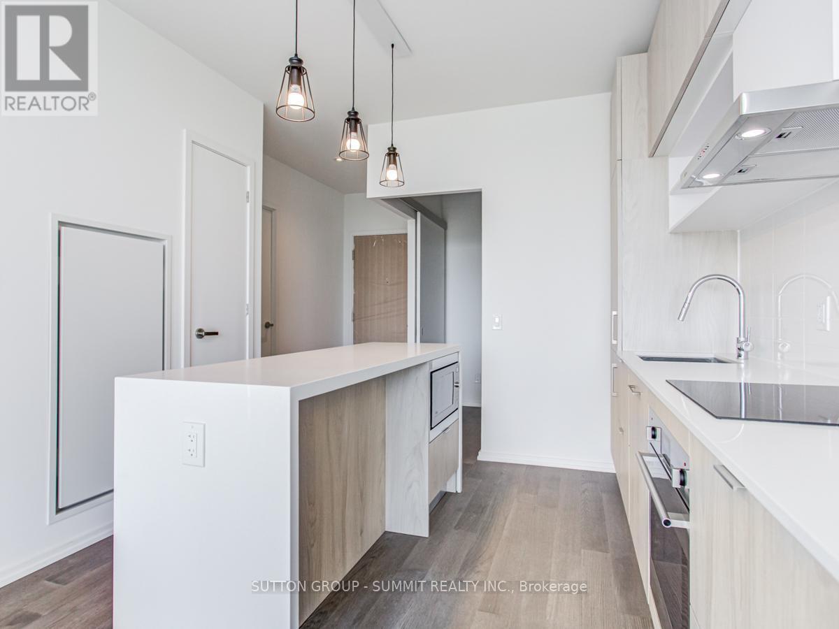 1525 - 8 Hillsdale Avenue E, Toronto, ON - Indoor Photo Showing Kitchen